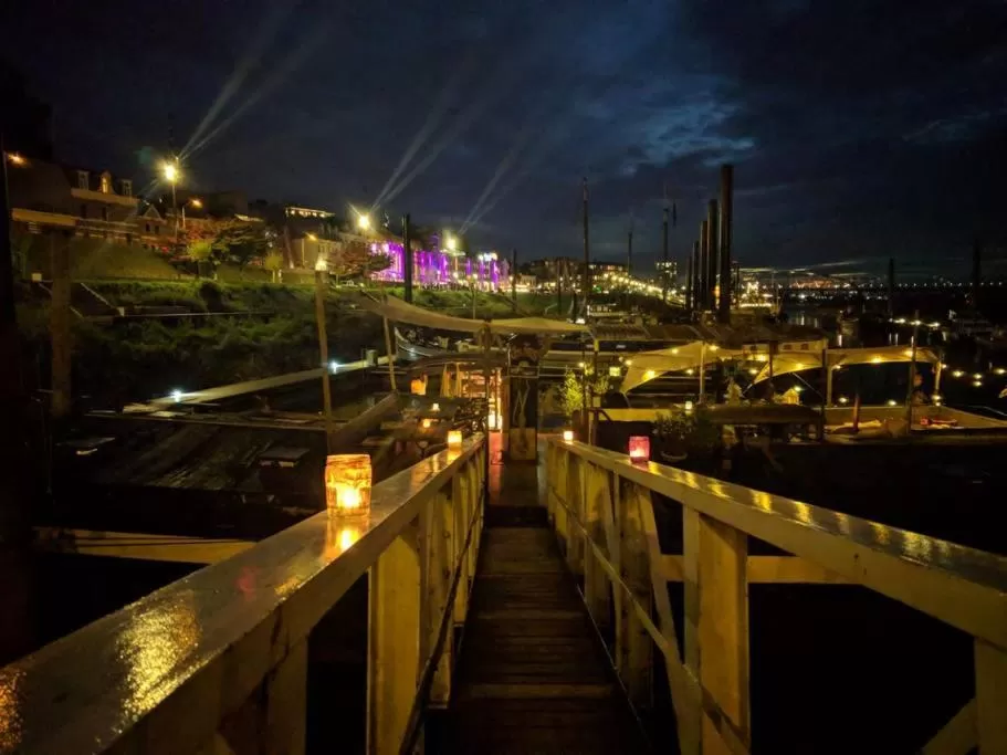 Facade/entrance in Boat 'Opoe Sientje'