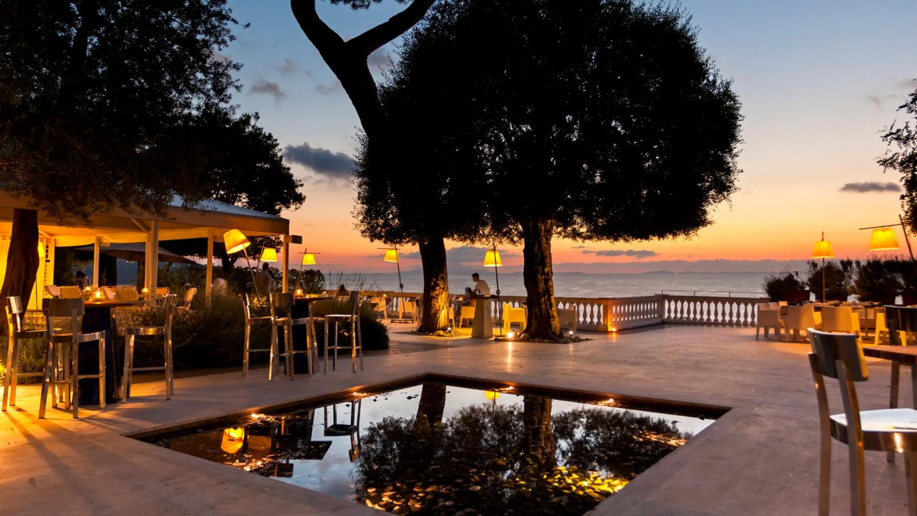 Lounge or bar in Grand Hotel Cocumella