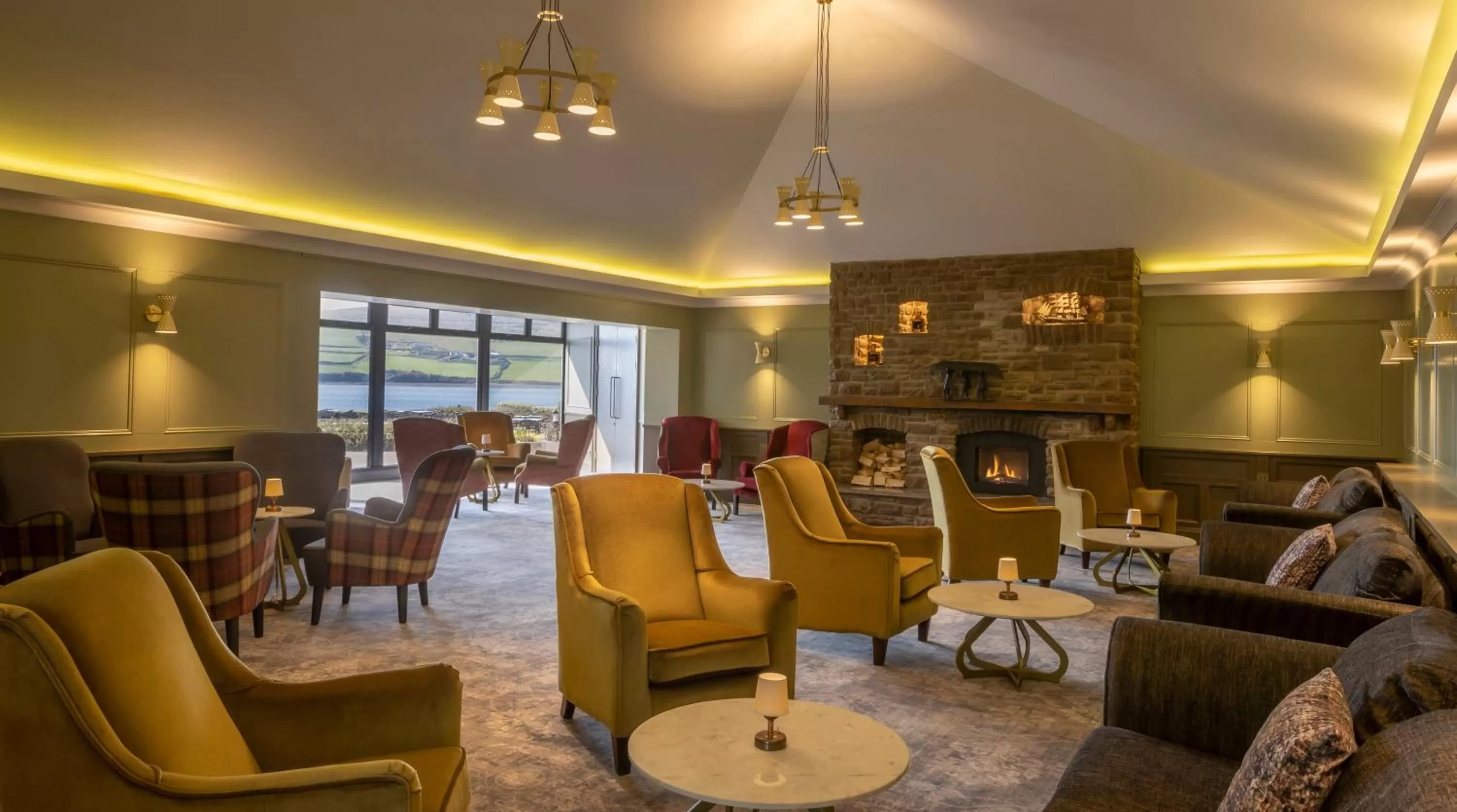 Lounge or bar in Dingle Skellig Hotel
