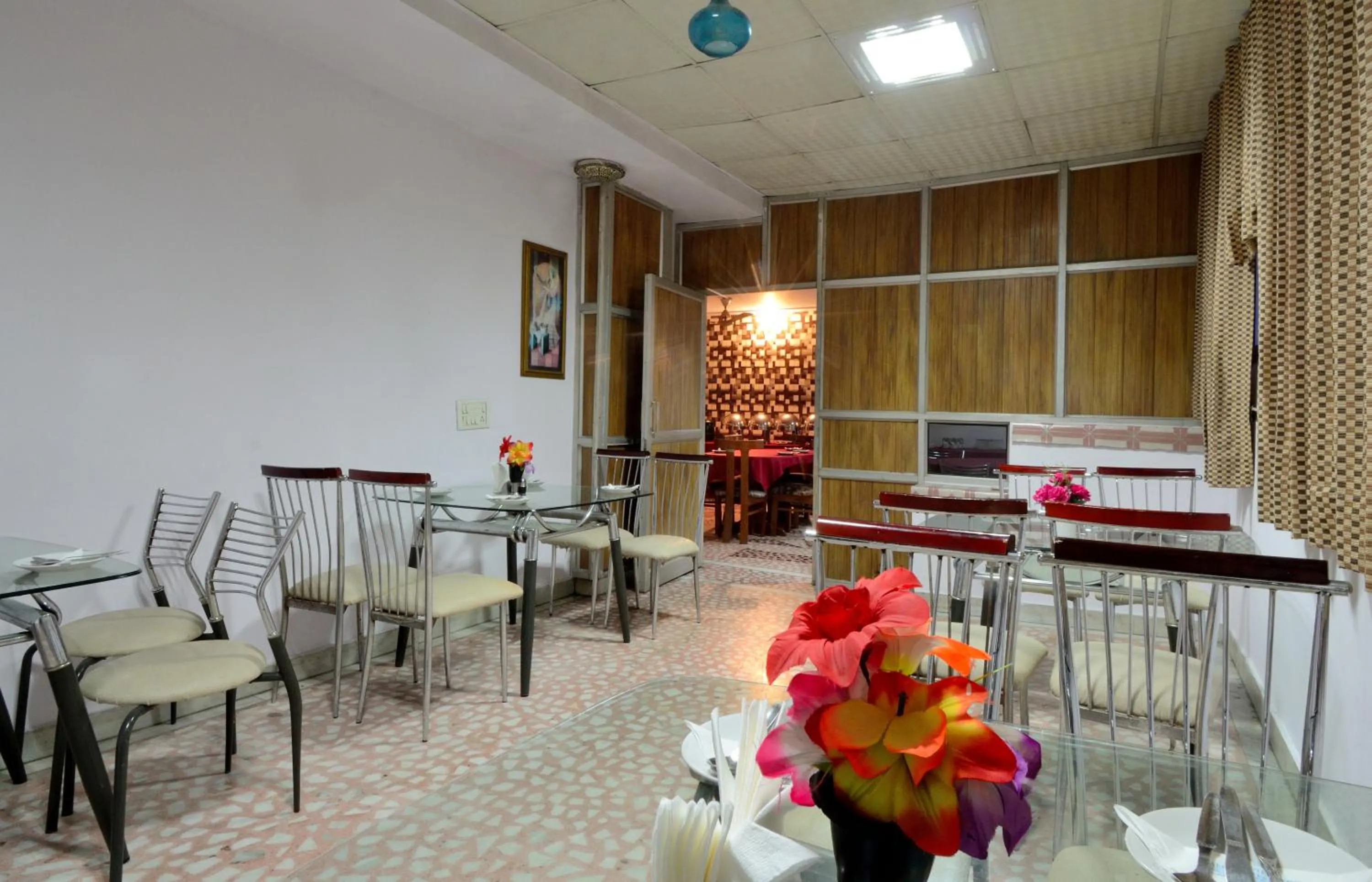 Restaurant/places to eat in Hotel Pablas International, New Delhi, Near Metro
