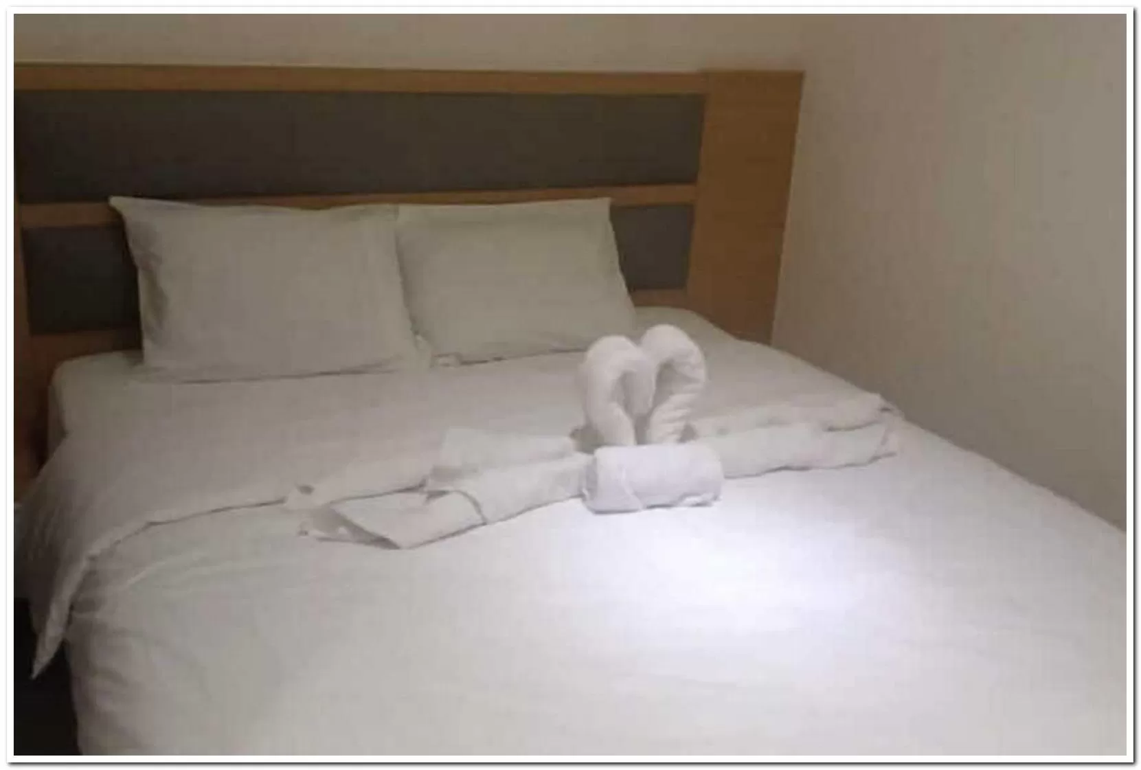 Bedroom, Bed in RedDoorz Plus @ Losari Makassar