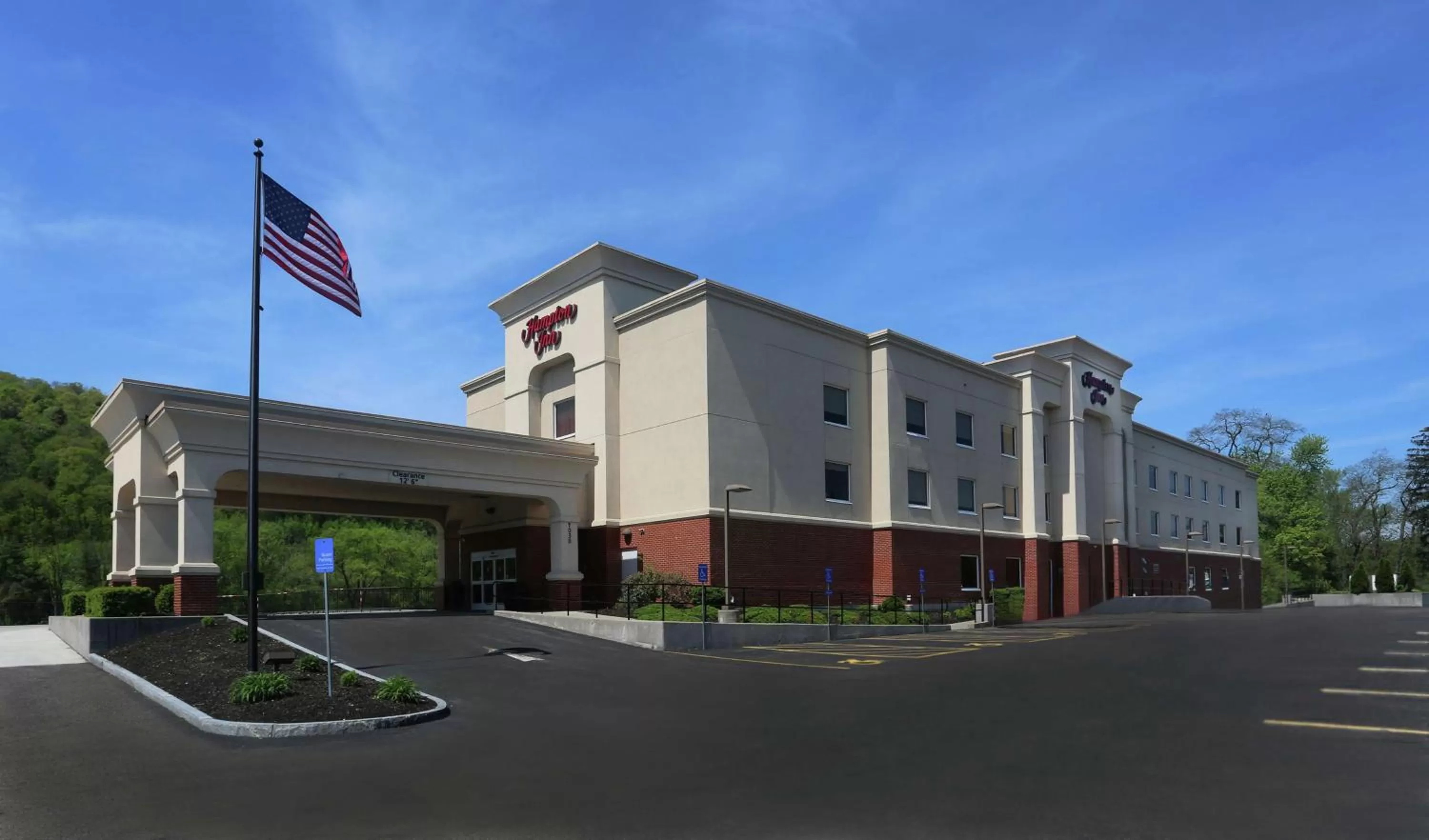 Property building in Hampton Inn Owego
