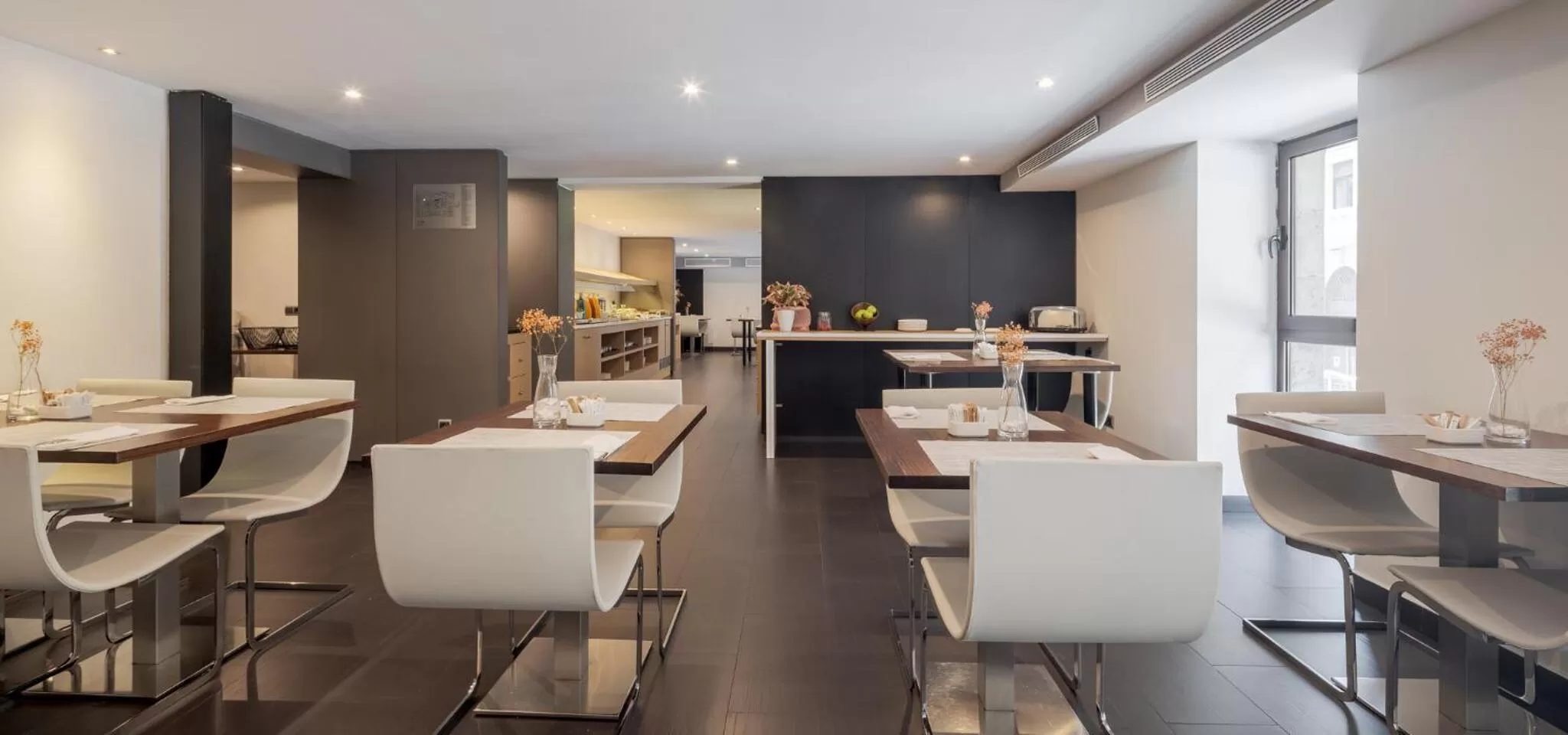 Restaurant/places to eat in Ilunion Almirante