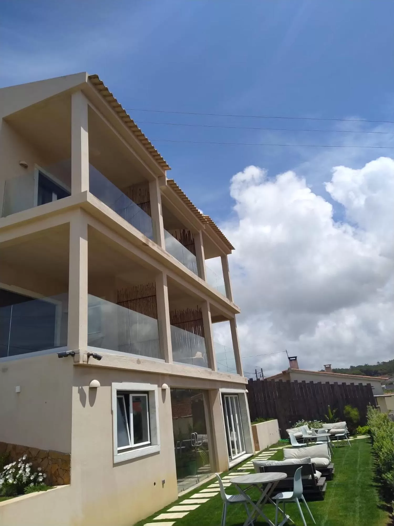 Property building in Azenhas do Mar Valley House