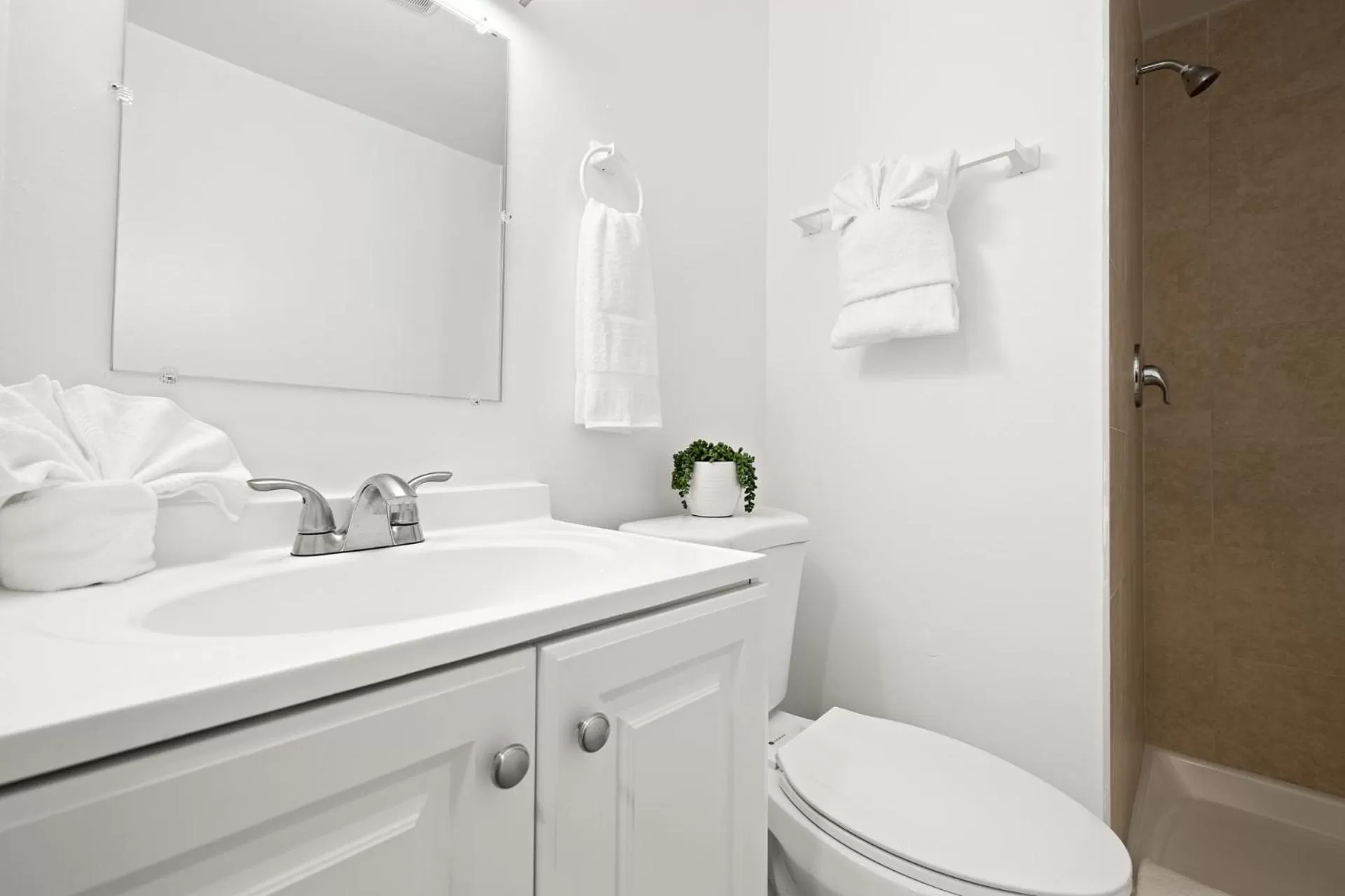 Bathroom in Sunset Inn-South Miami