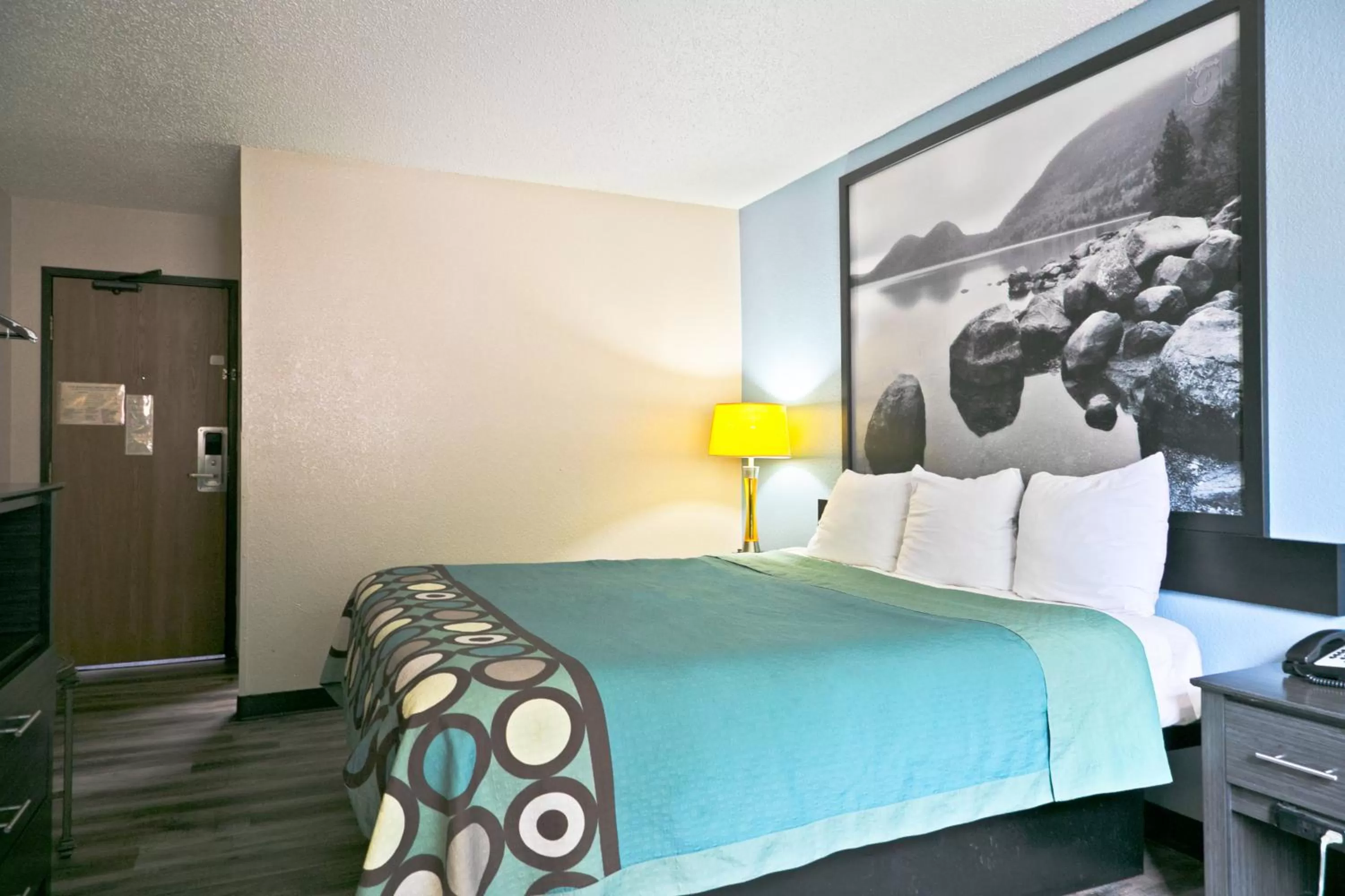 Bed in Super 8 by Wyndham Augusta Ft Eisenhower Area