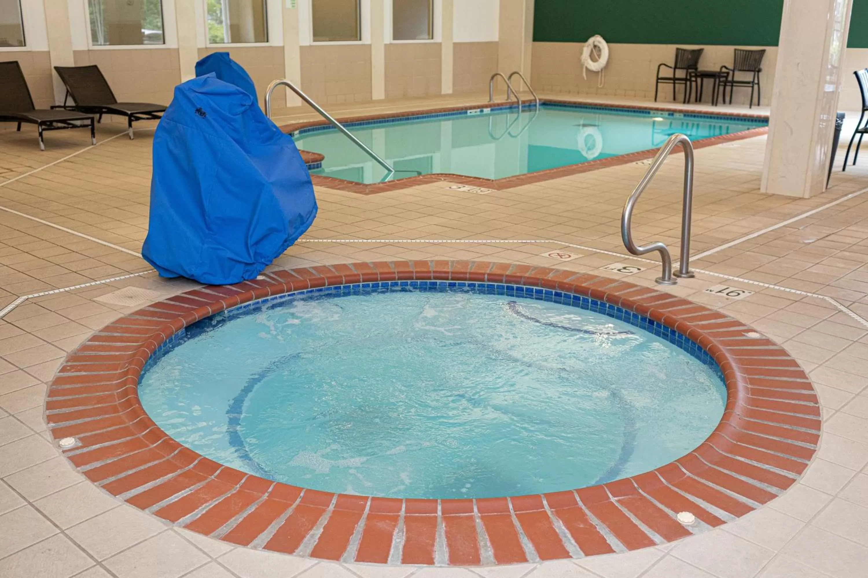 Swimming pool in Holiday Inn Effingham by IHG