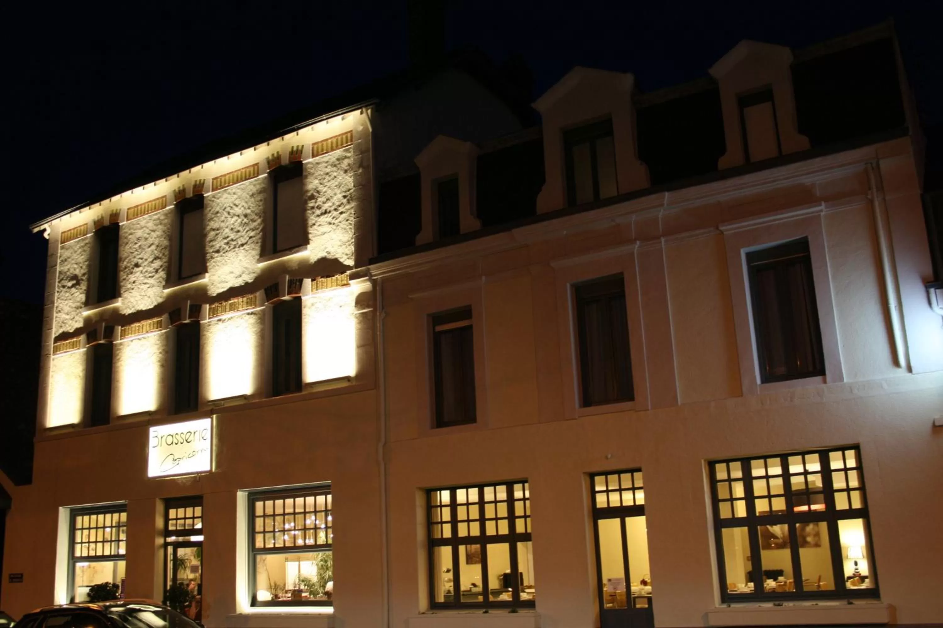 Facade/entrance in Cit'Hotel Capricorne