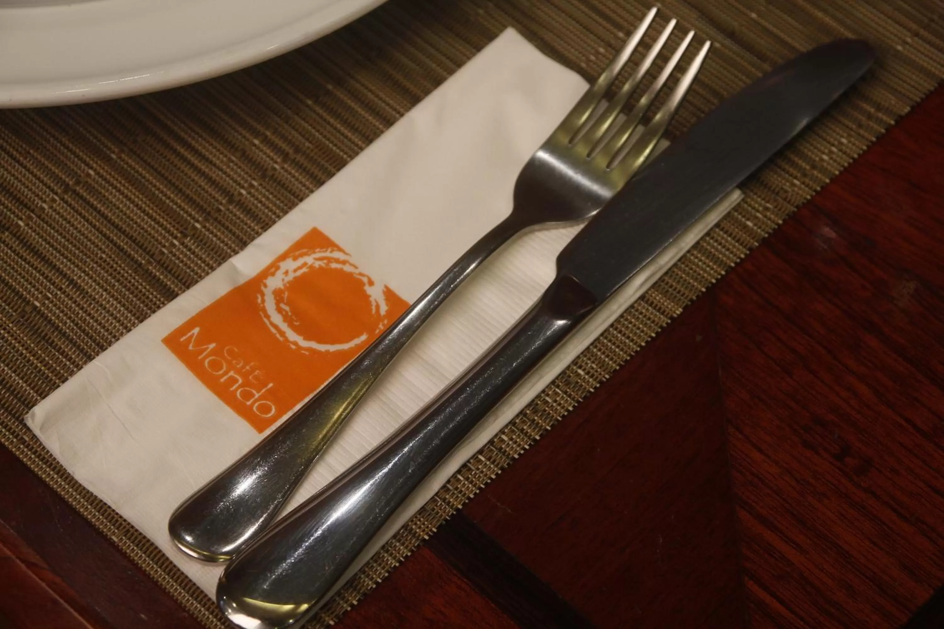 Restaurant/places to eat in Herald Suites Solana