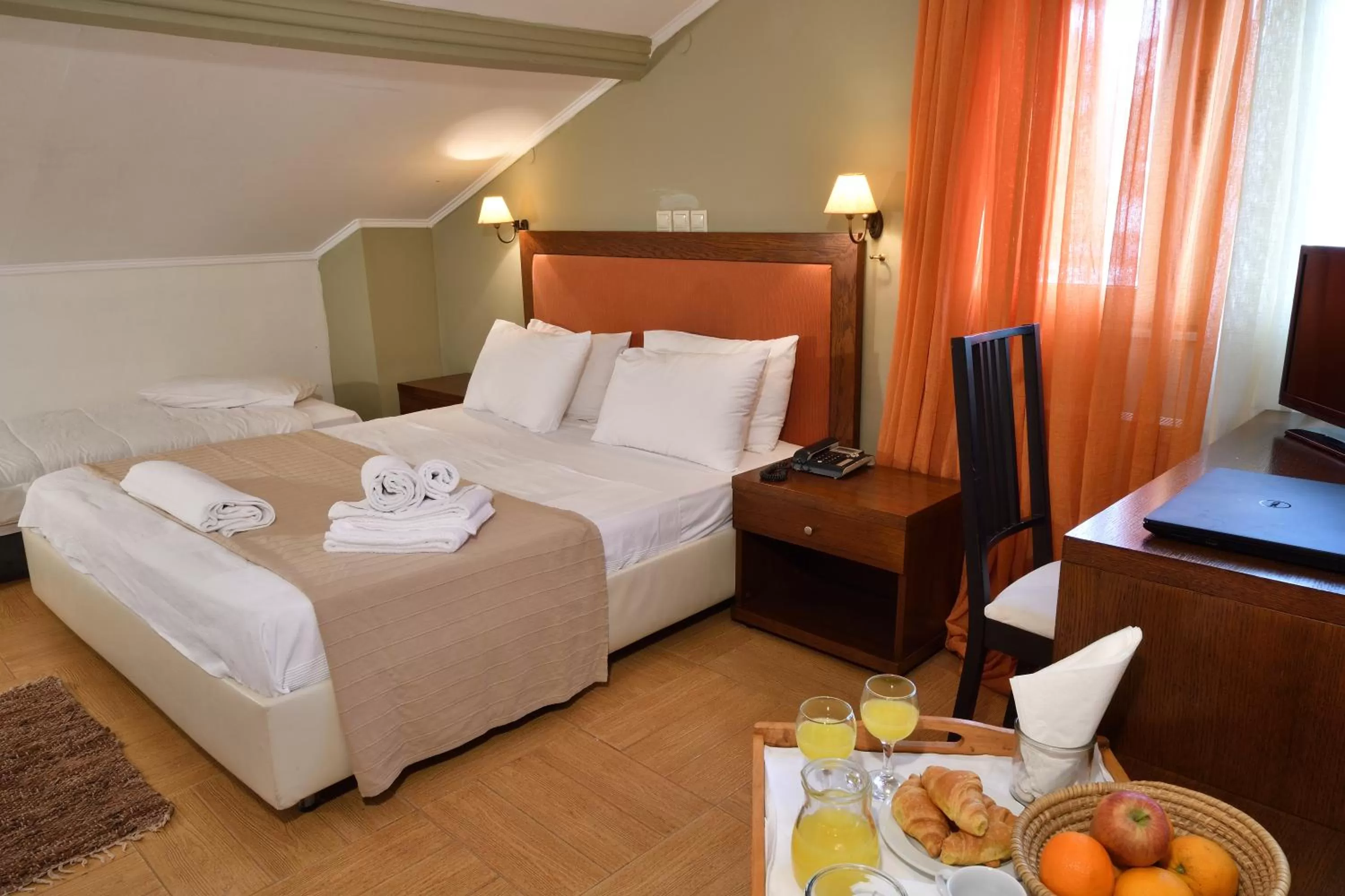 Photo of the whole room, Bed in Four Seasons Hotel