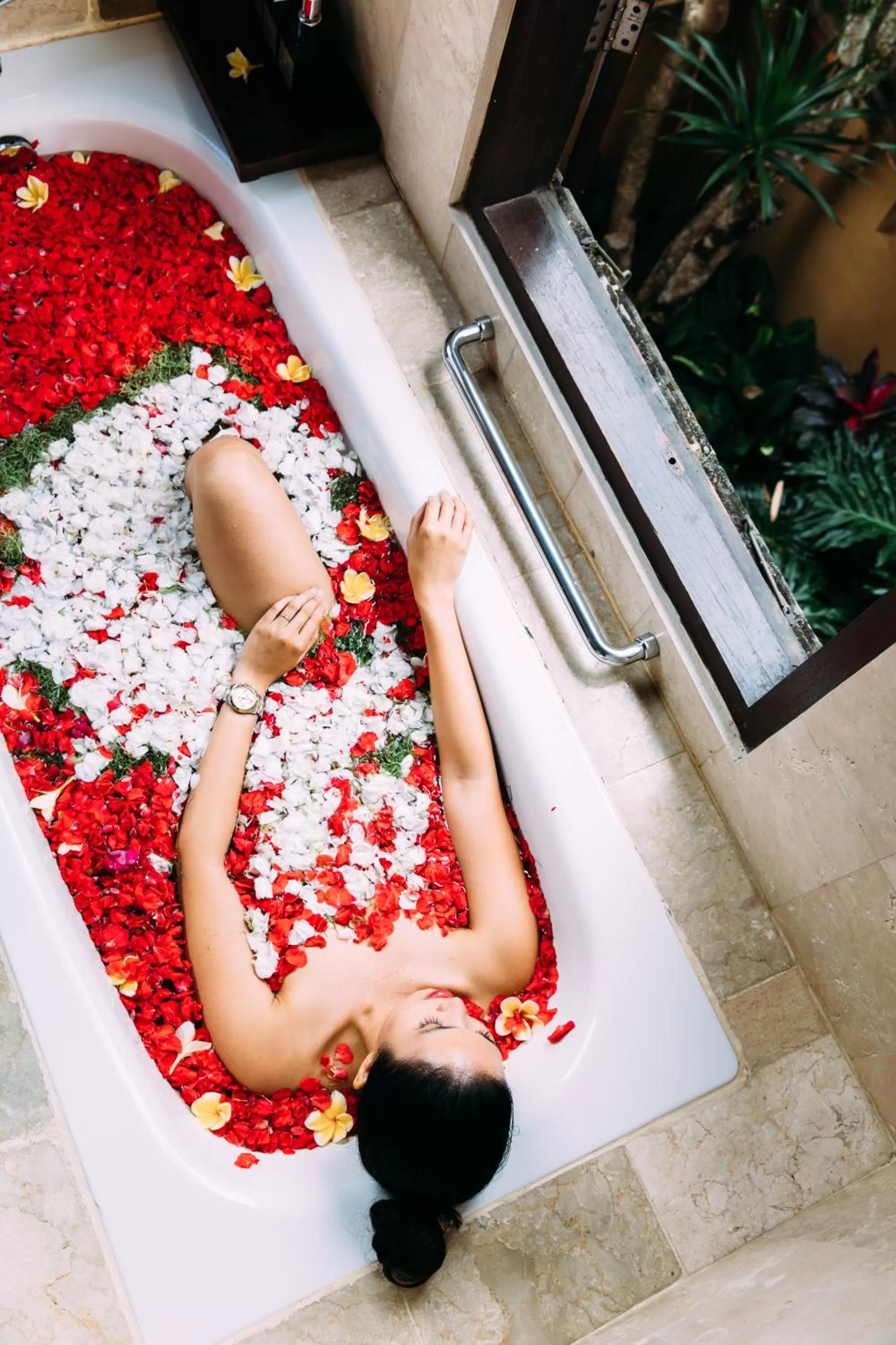 Bathroom in Bebek Tepi Sawah Restaurant & Villas