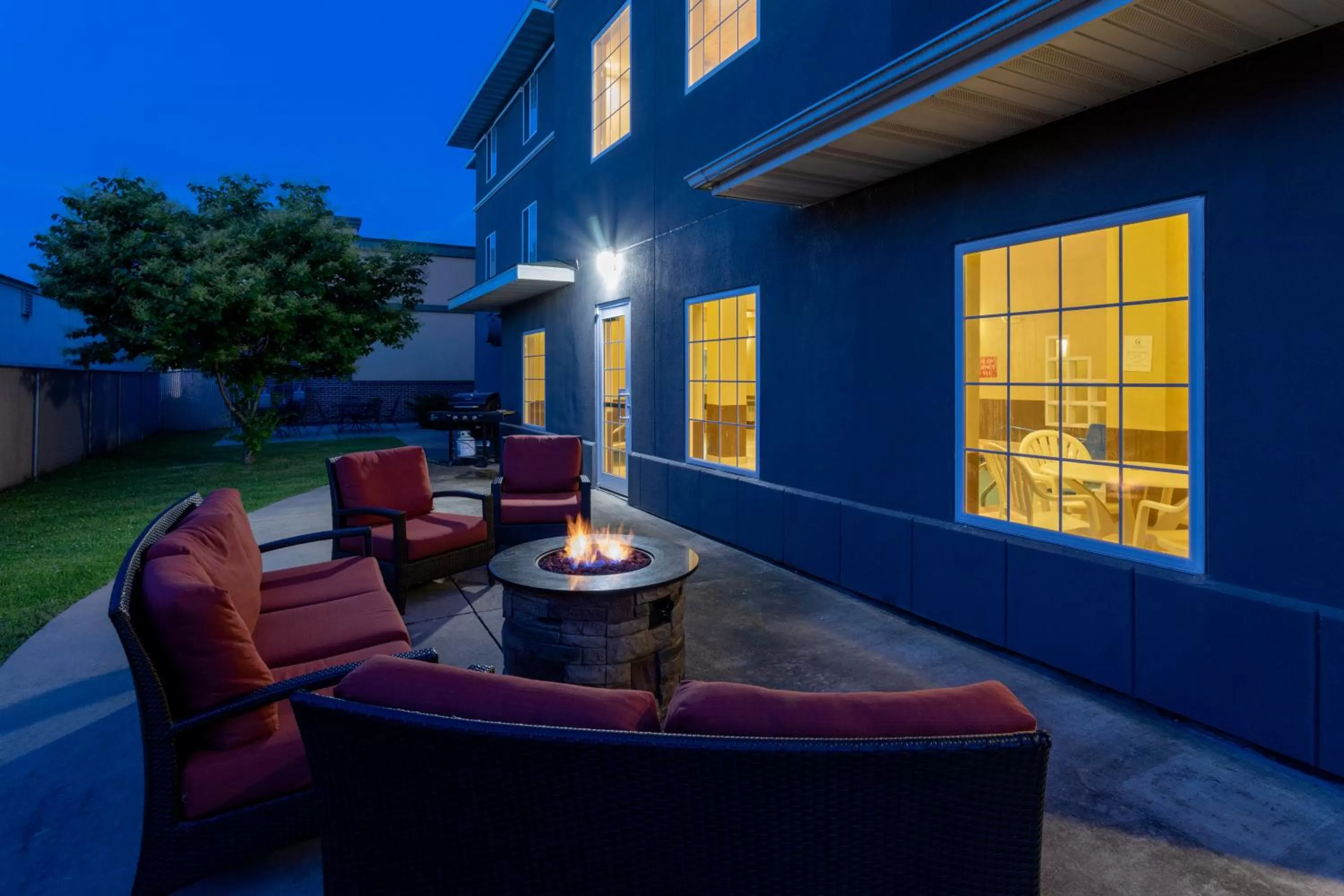 Patio in GrandStay Hotel & Suites Ames