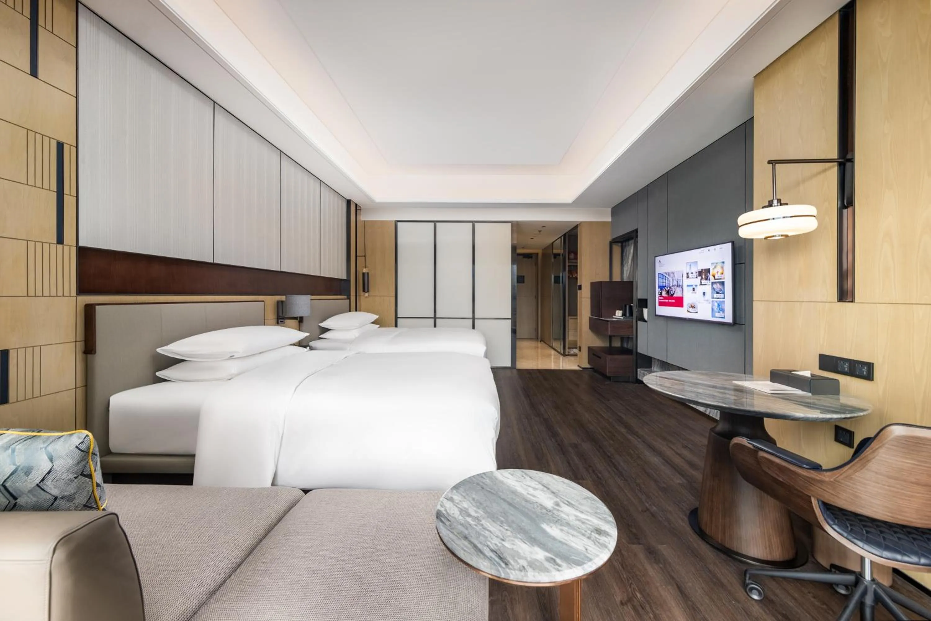 TV and multimedia, Bed in Zhuhai Marriott Hotel Jinwan