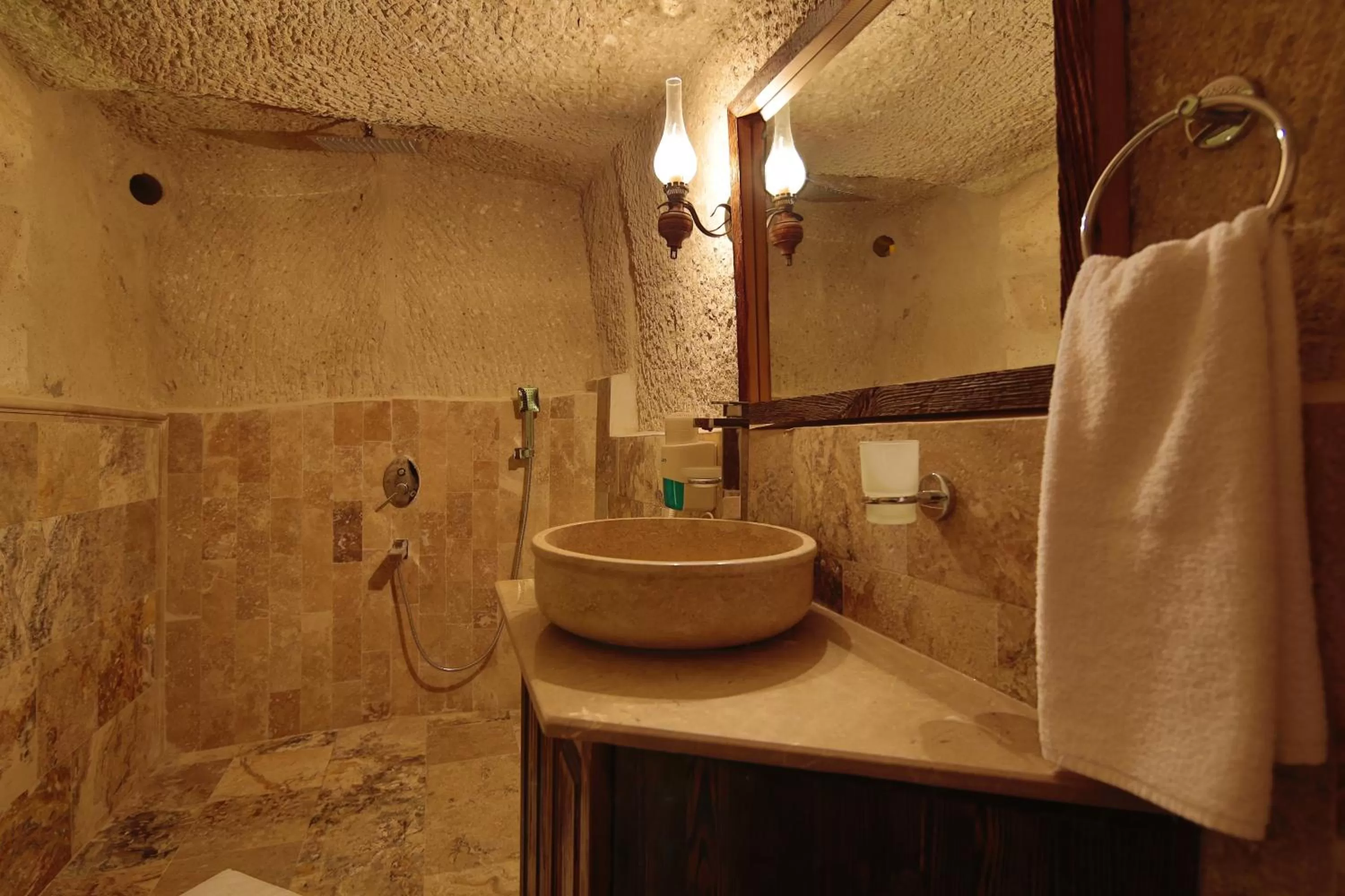 Bathroom in Hidden Cave Hotel