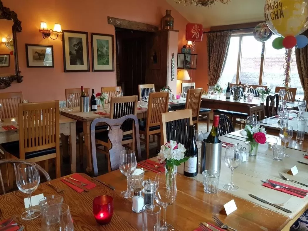 Dining area in The Oak Inn Staplow