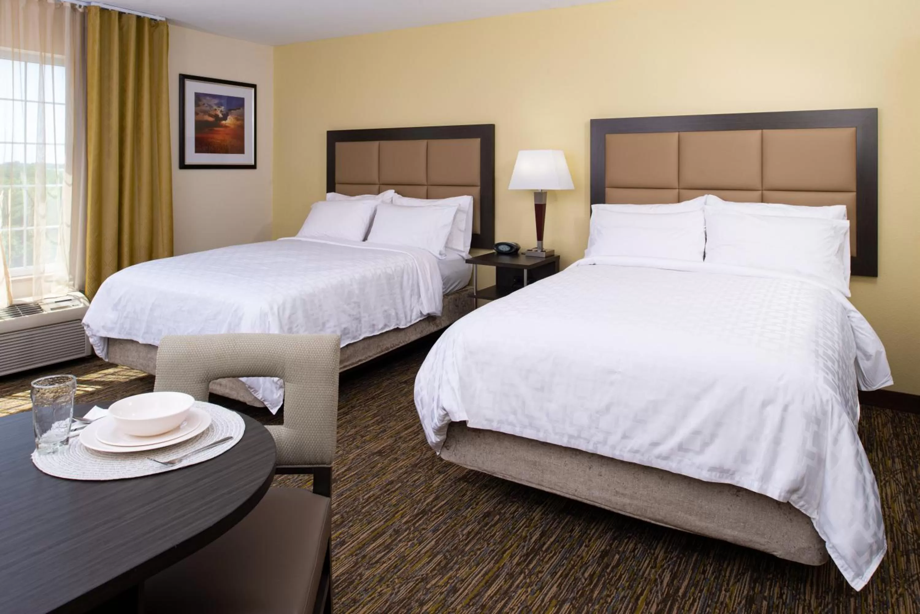 Photo of the whole room, Bed in Candlewood Suites Olathe by IHG