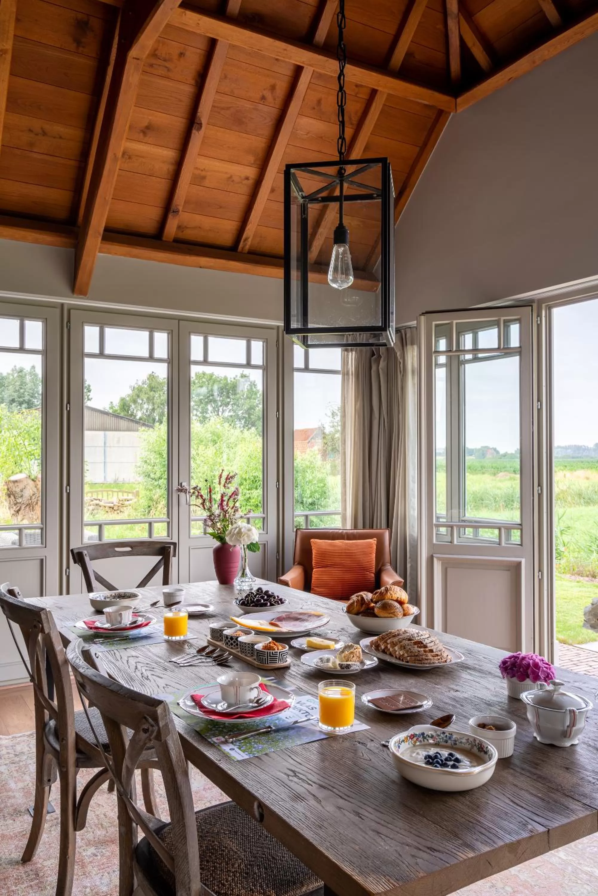 Restaurant/places to eat, Dining Area in B&B De Hemelse Polder