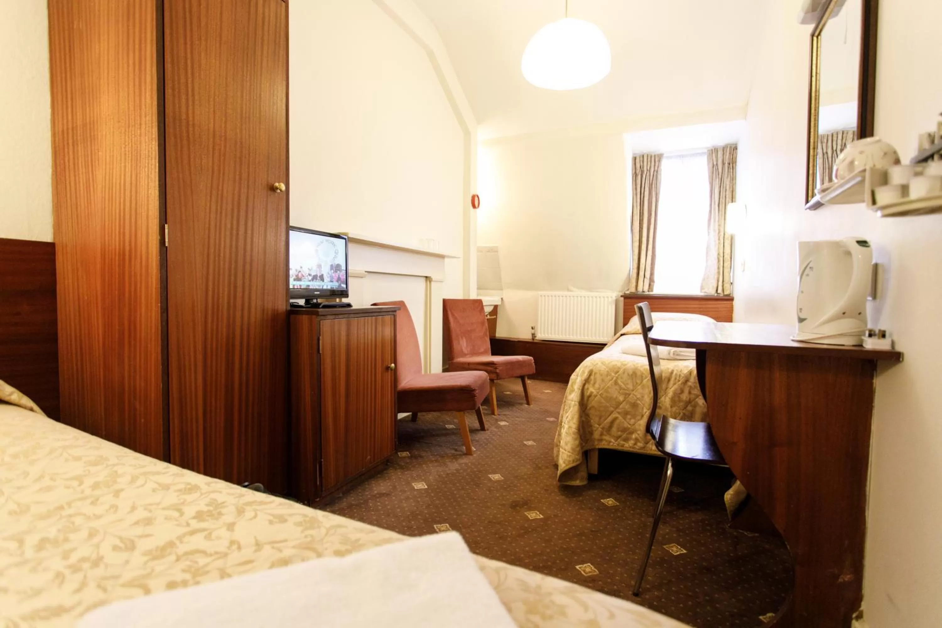 Photo of the whole room, Bed in Jesmond Hotel