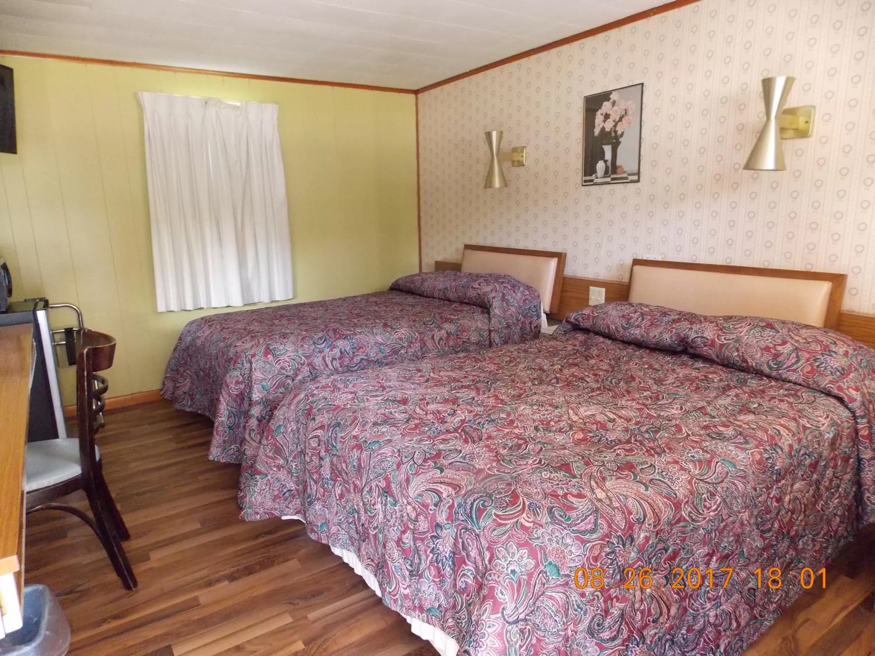 Bed in Melody Motor Lodge