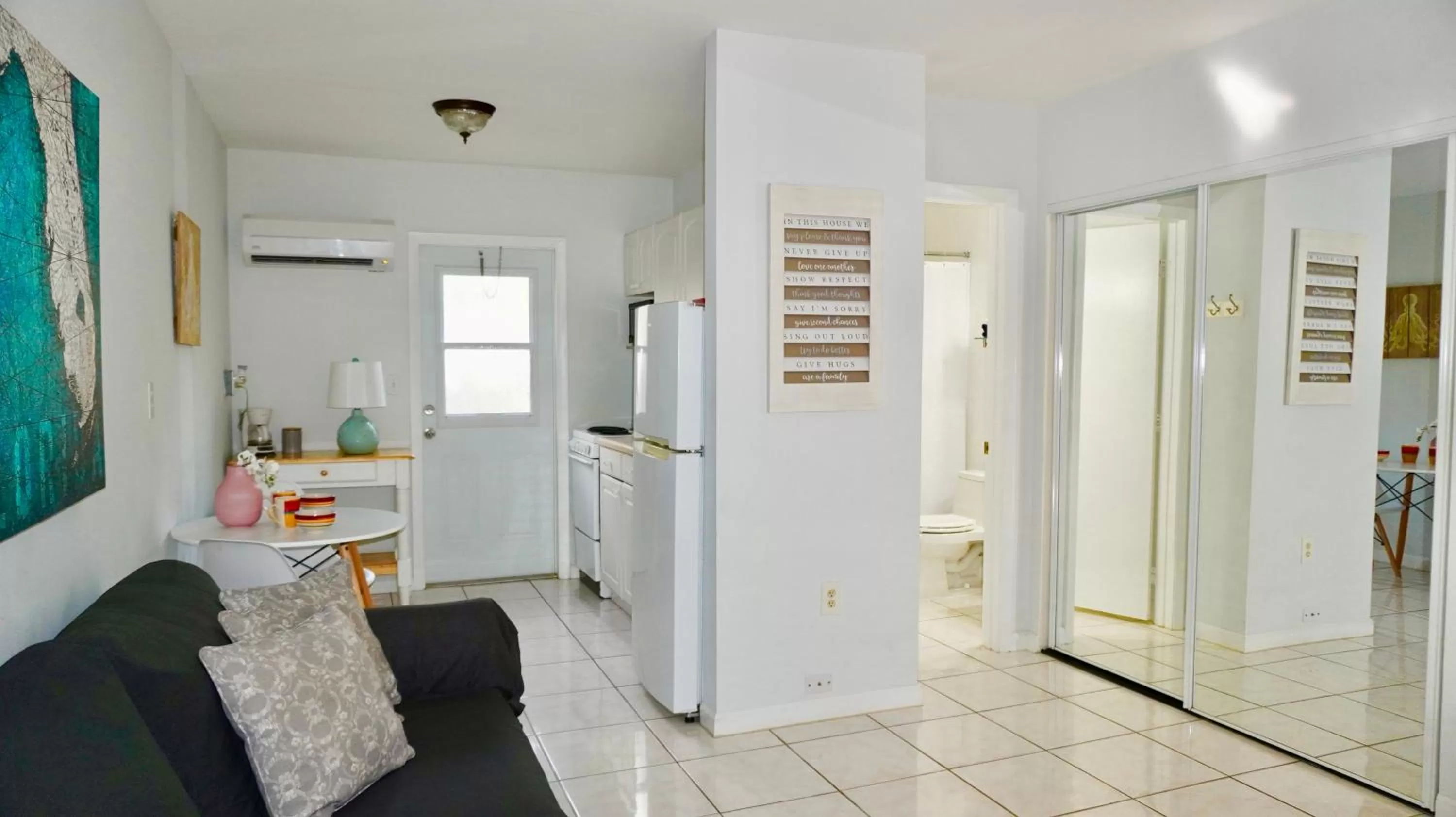 Photo of the whole room in 4145 By The Sea Inn & Suites