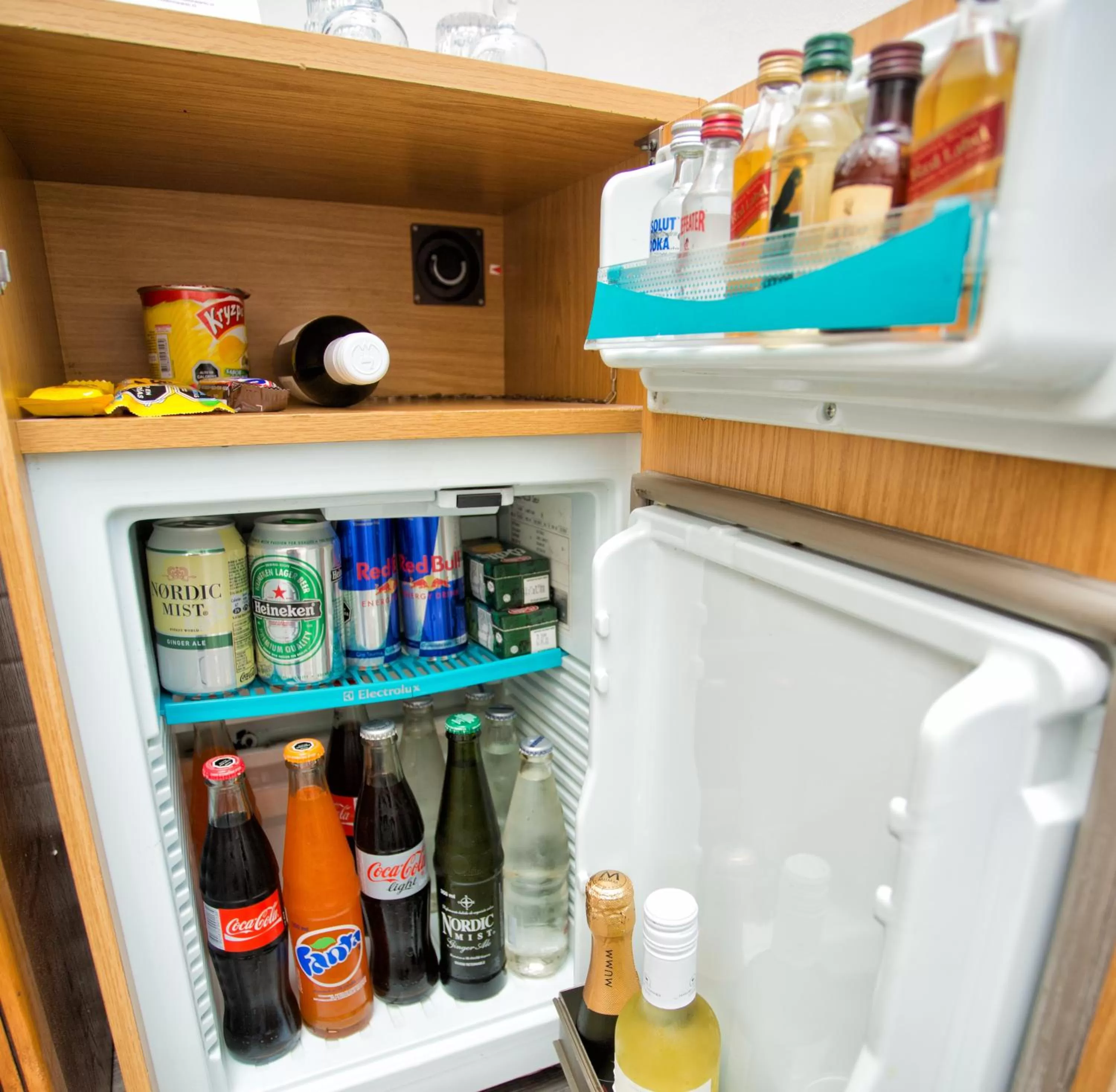 Food and drinks in Hotel Oceanic