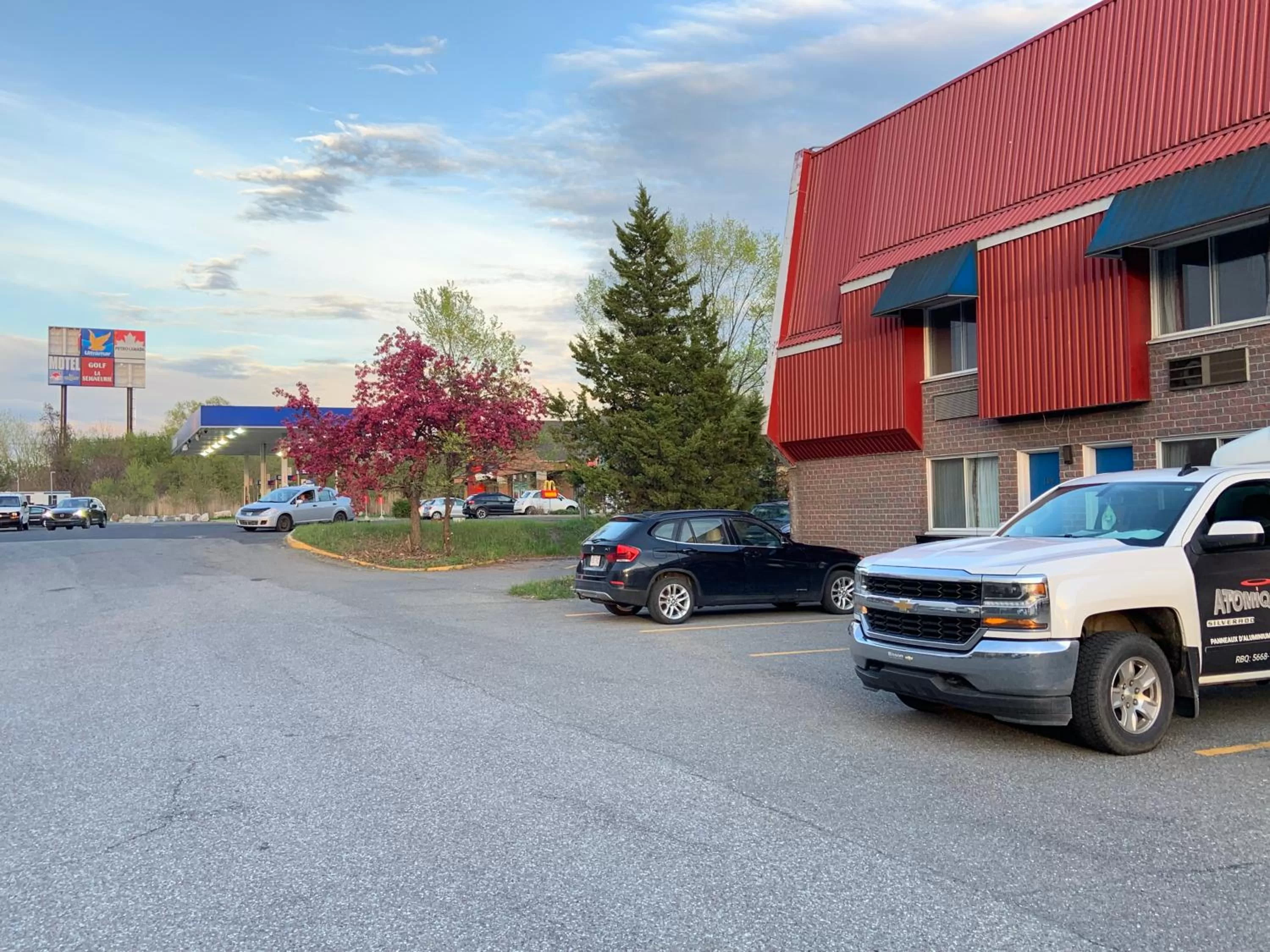 Parking in Hotel Transit