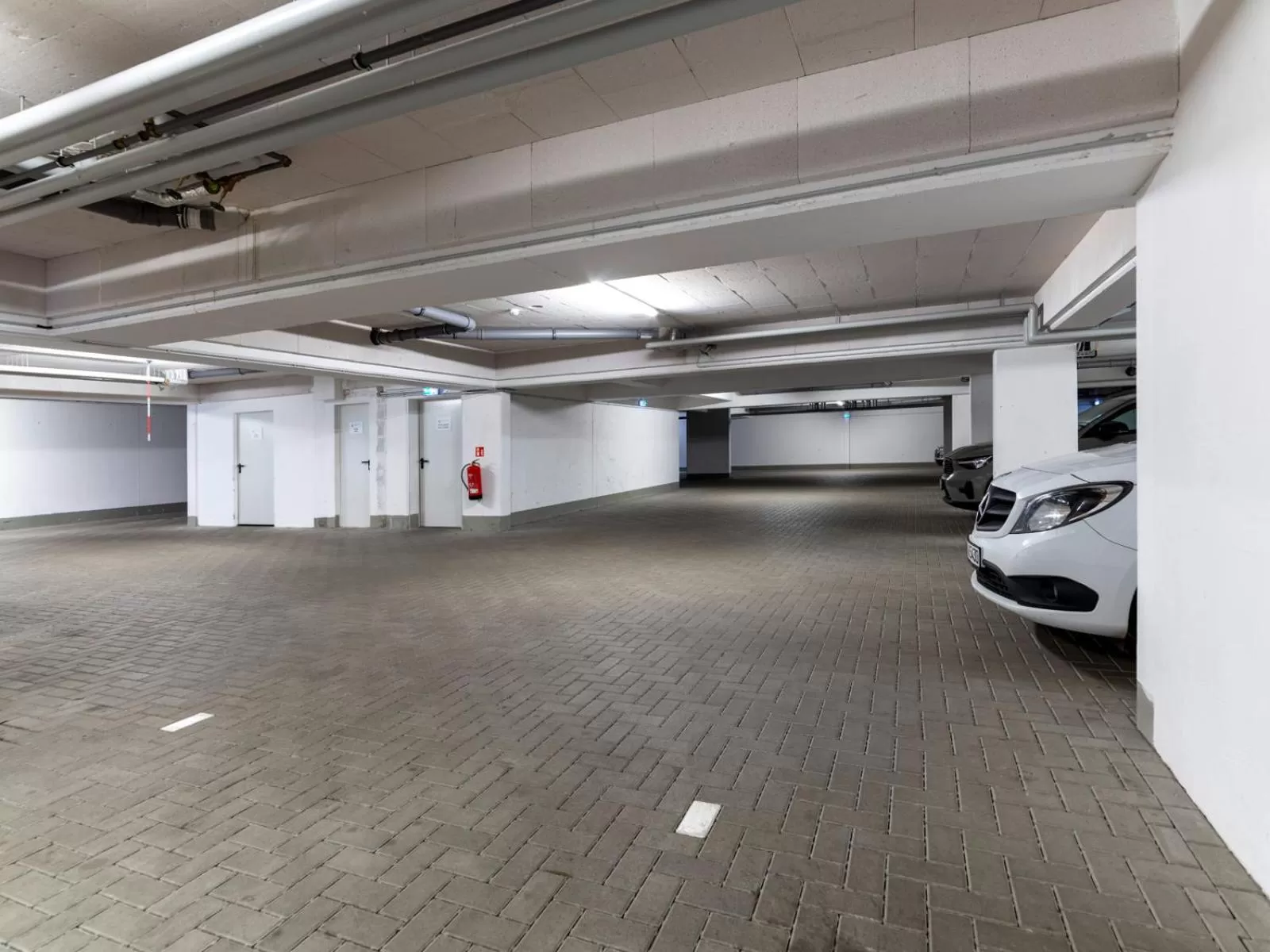 Property building in GLEUEL INN - digital hotel & serviced apartments & boardinghouse mit voll ausgestatteten Küchen