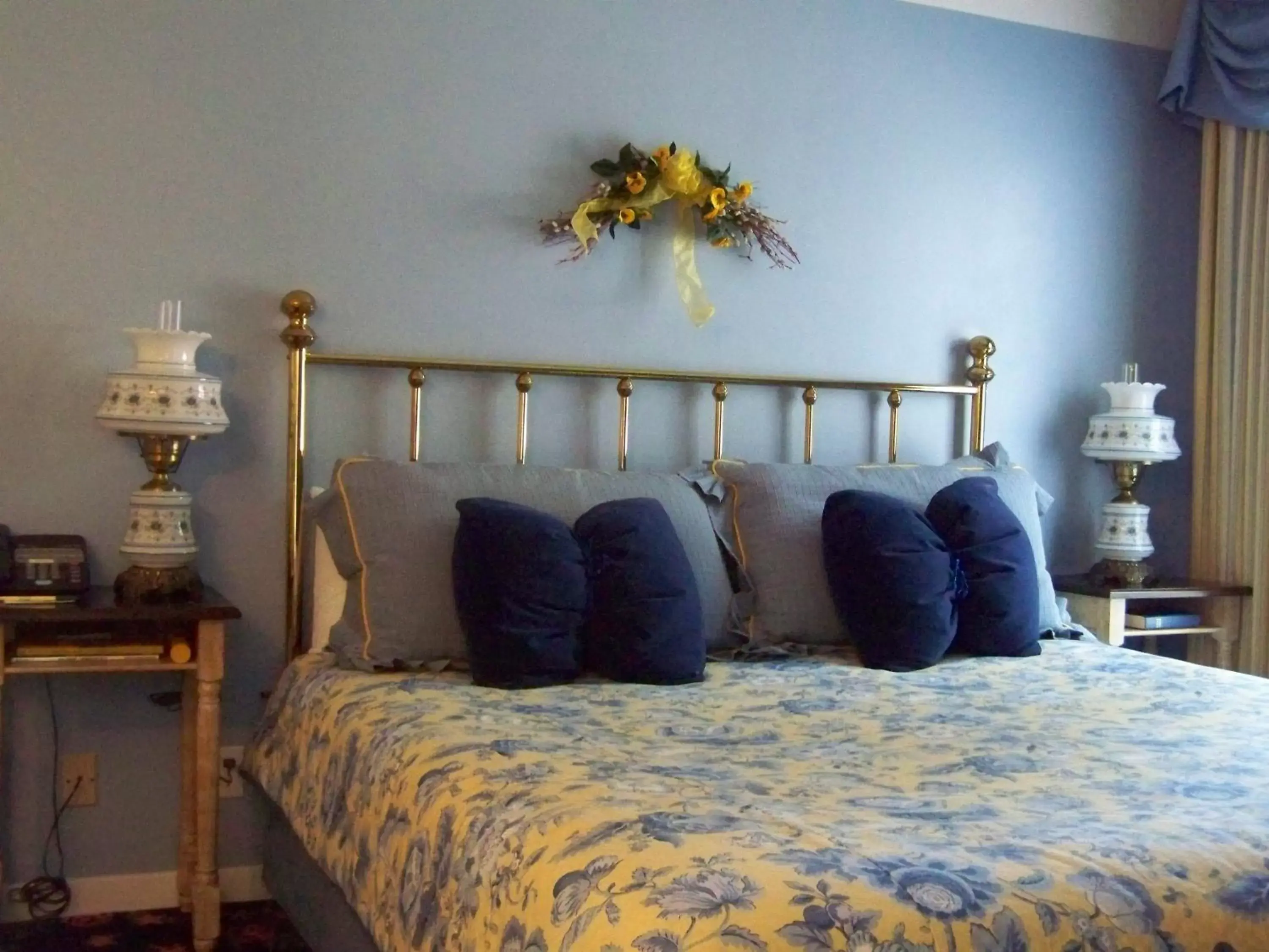 King Room with Sea View in Hill House Inn King Room with Sea View in Hill House Inn