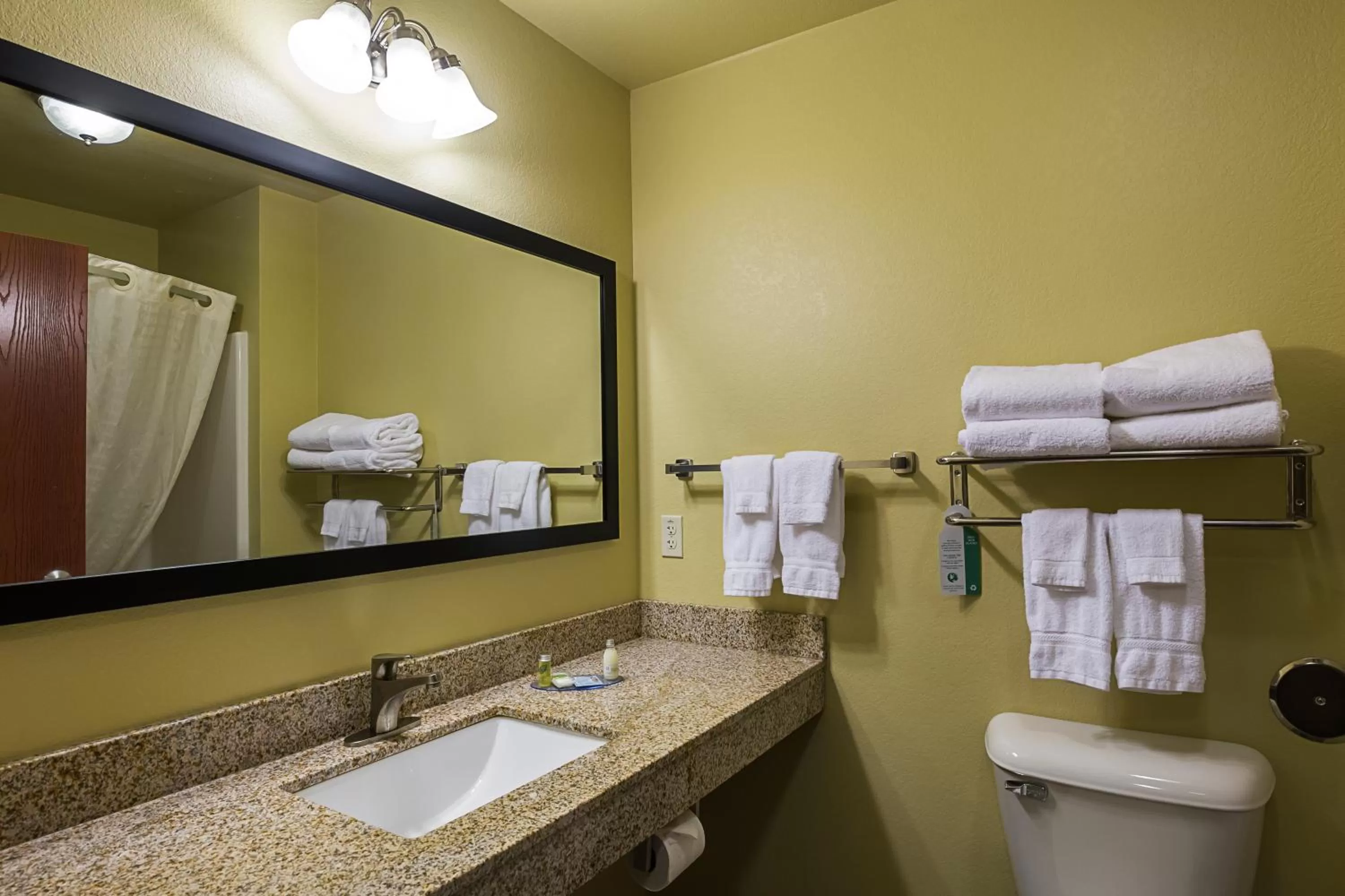 Cobblestone Inn & Suites - Altamont