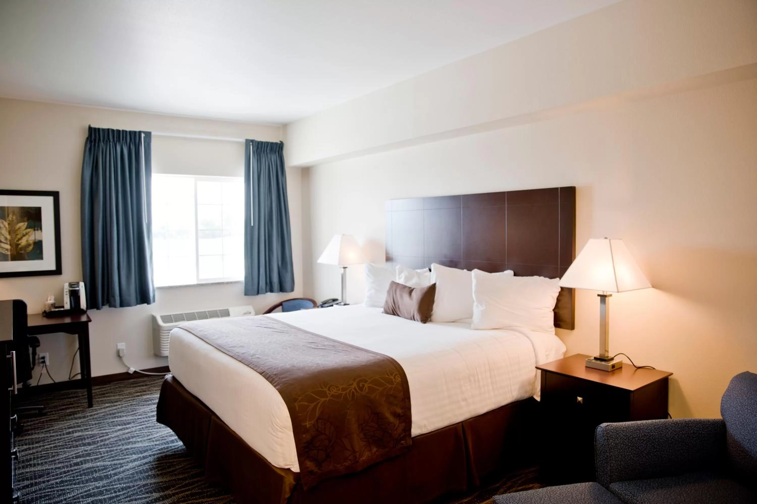 Bedroom, Bed in Cobblestone Inn & Suites -Clarinda