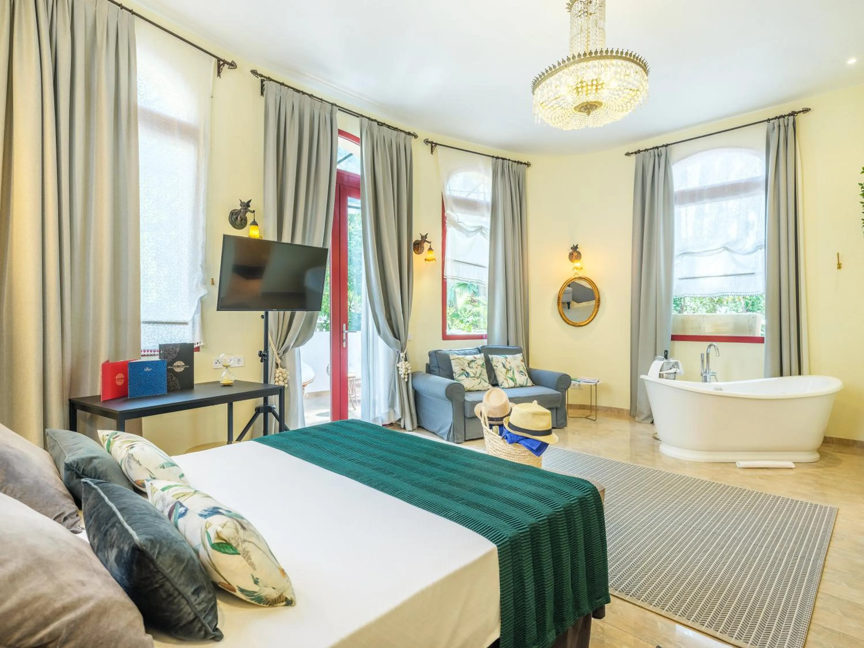 Photo of the whole room, Bed in Hotel Ciutat Jardi