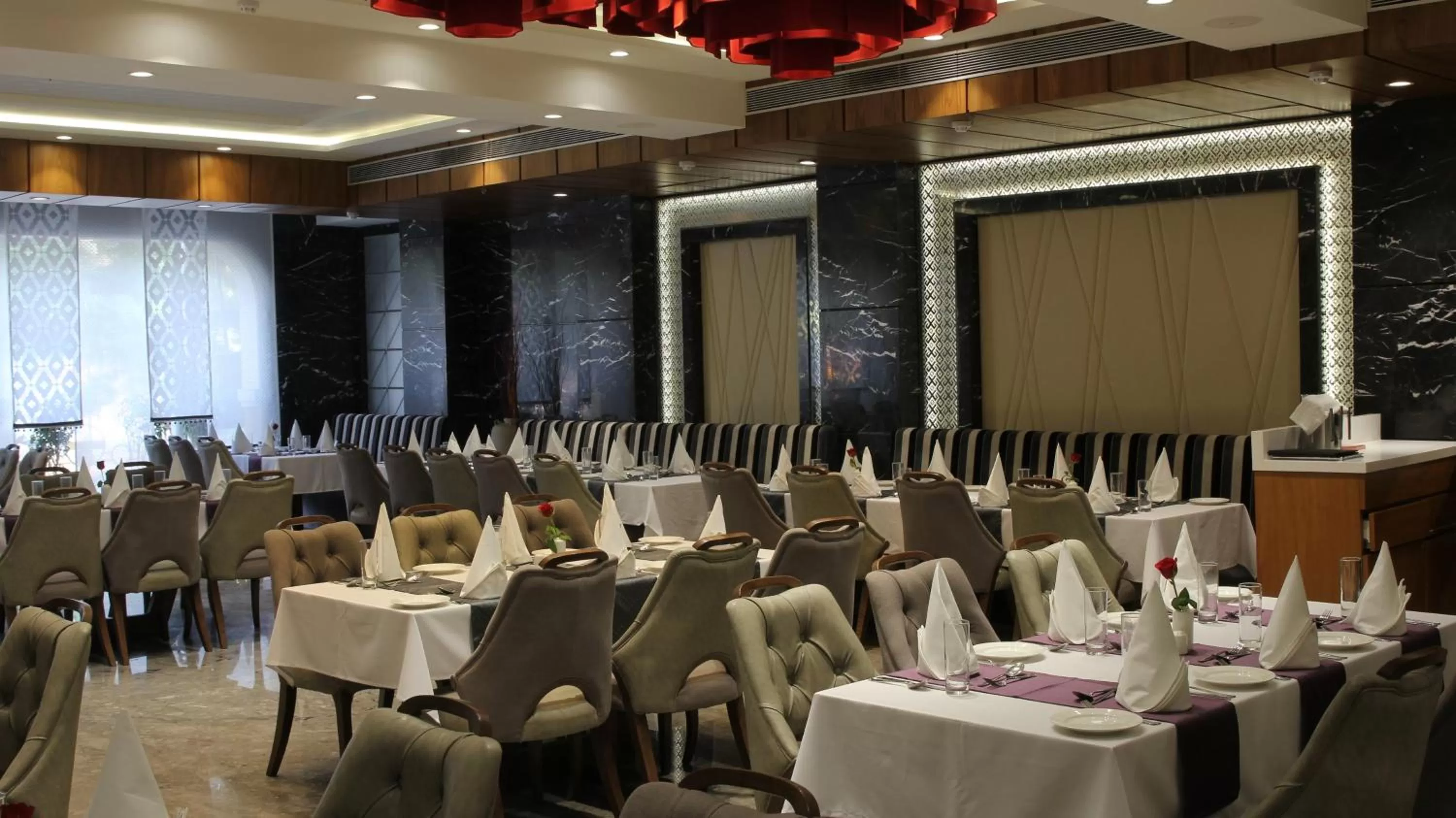 Restaurant/places to eat in Clarks Inn Suites Gwalior
