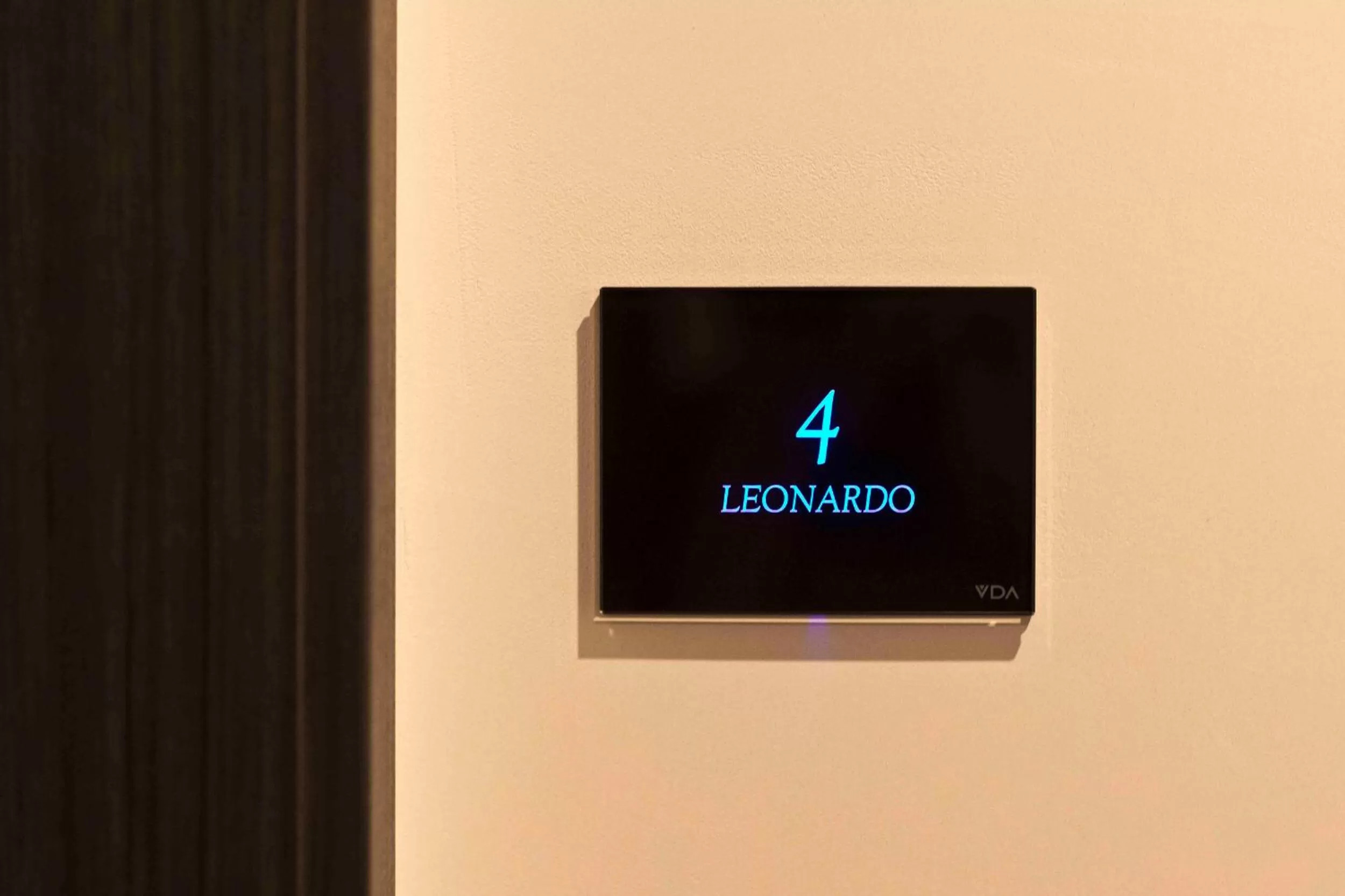 Text overlay in Boutique Hotel Sirmione