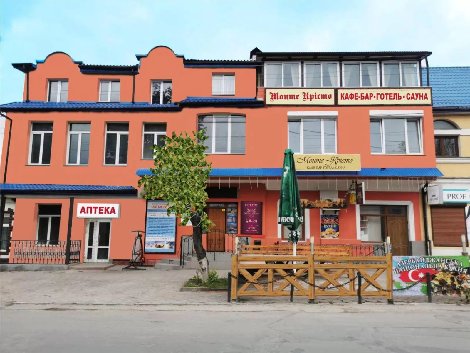 Property Building in Monte-Kristo Hotel