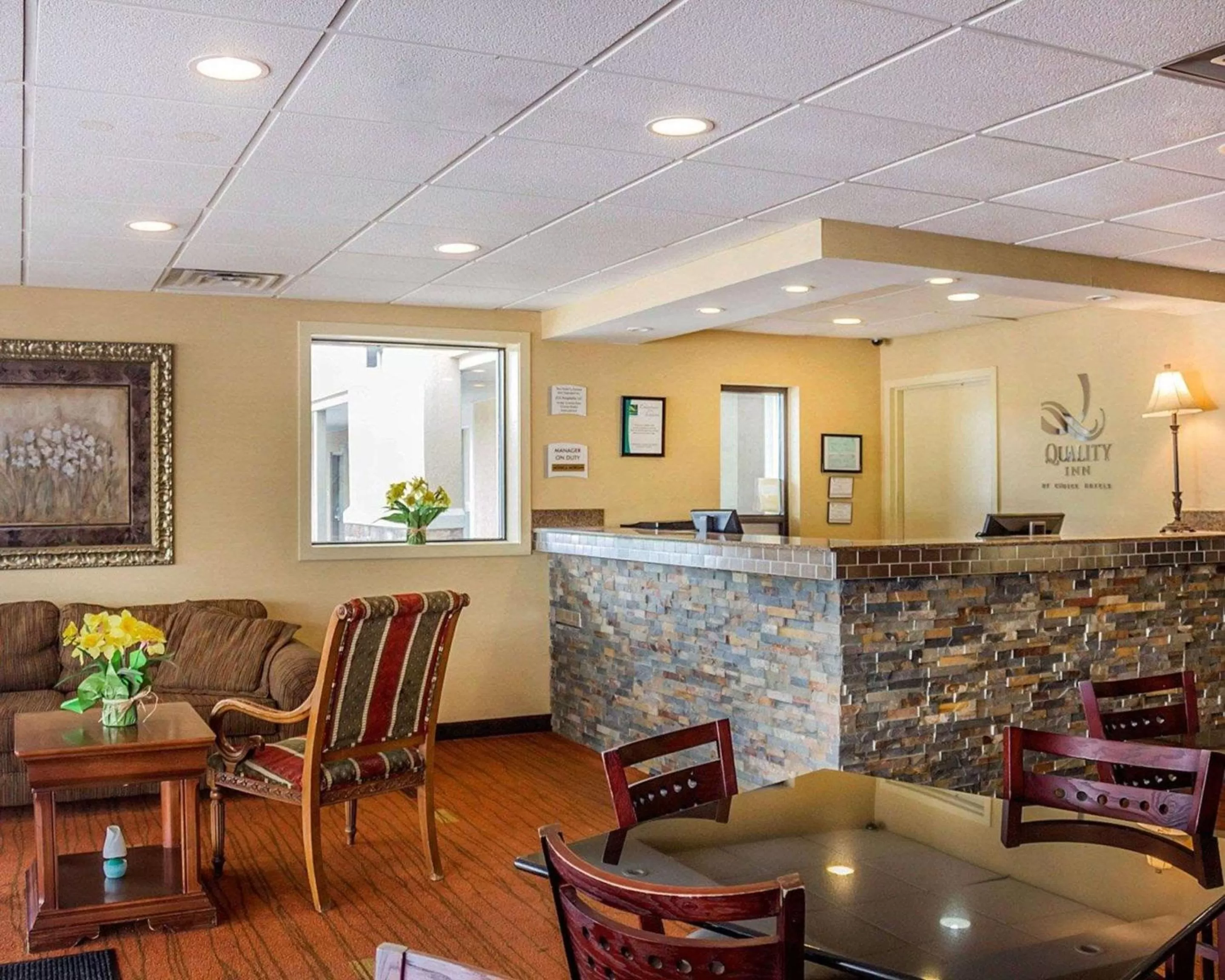 Lobby or reception in Quality Inn Waterbury East