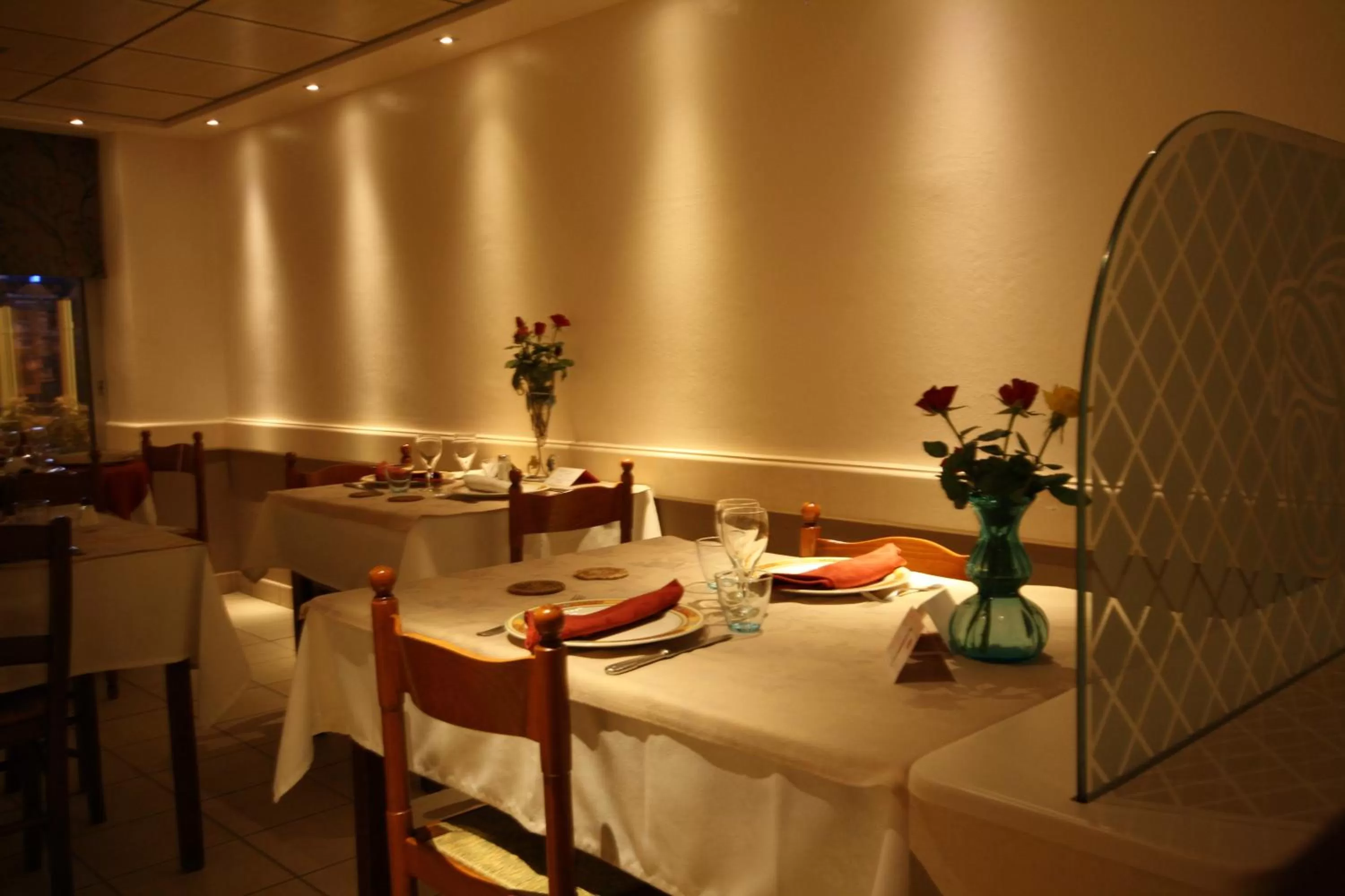 Restaurant/places to eat in Logis Hotel L'ange Couronne