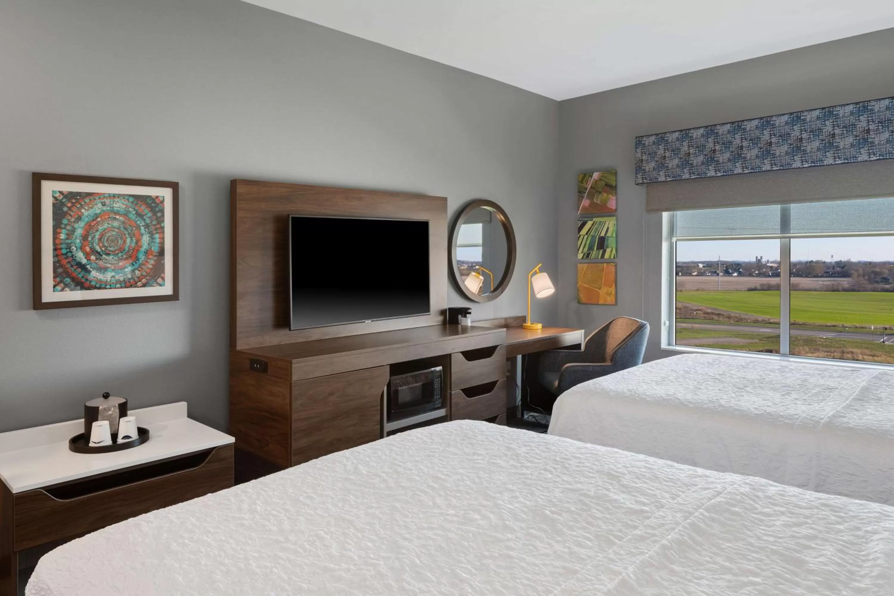 Bedroom, Bed in Hampton Inn Circleville, Oh