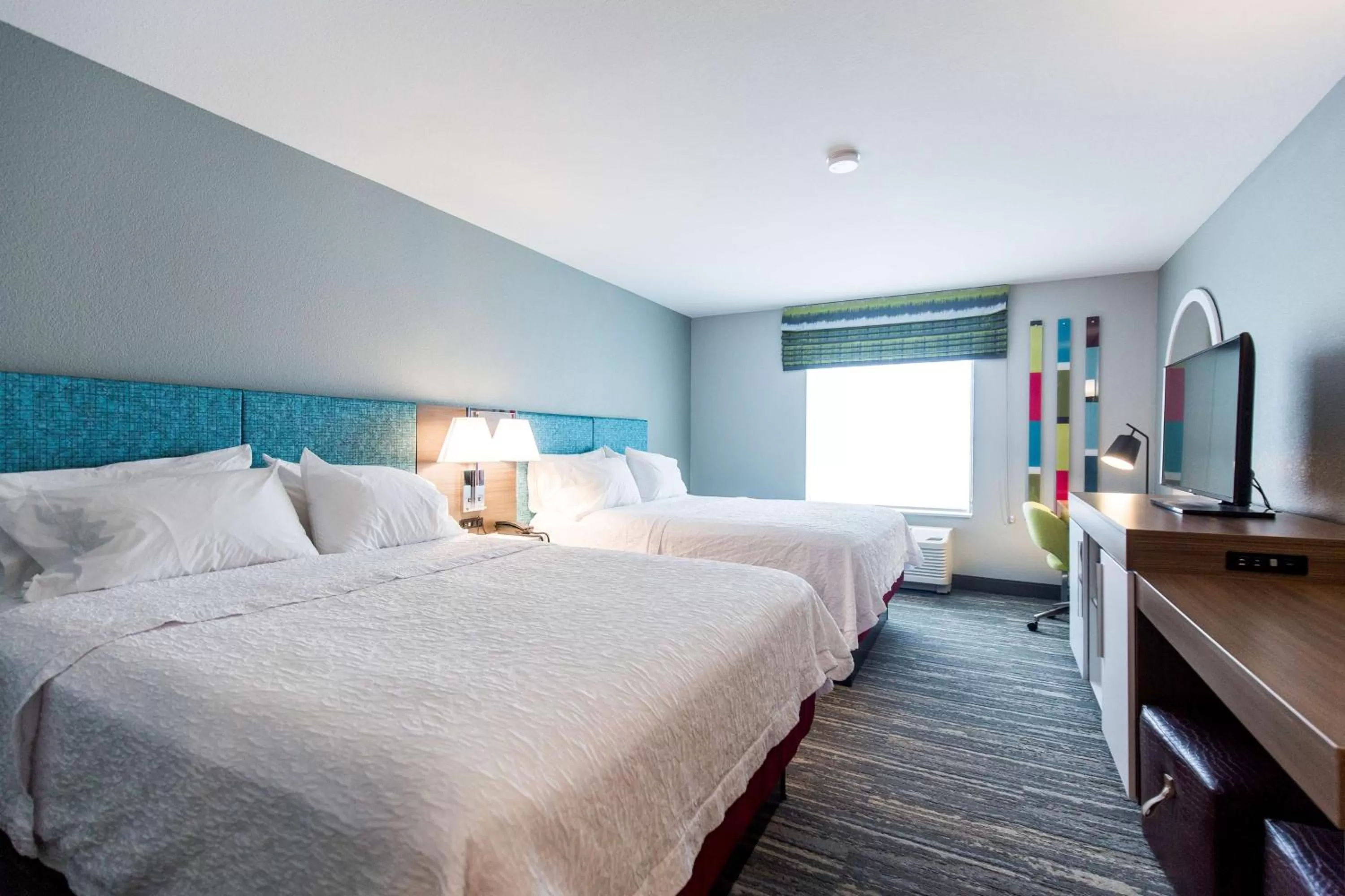 Bedroom, Bed in Hampton Inn Bismarck