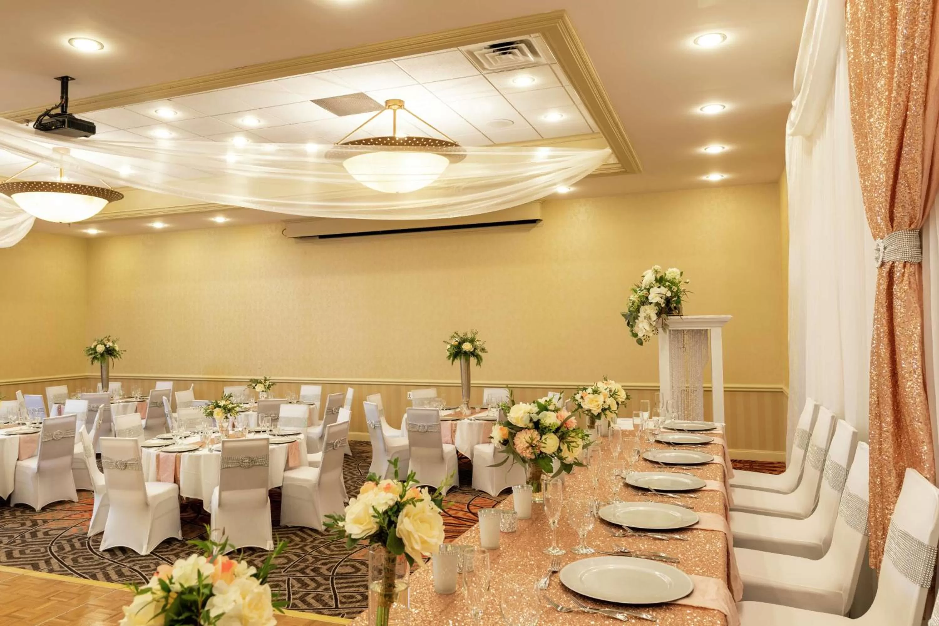 Meeting/conference room in DoubleTree by Hilton Hotel Grand Rapids Airport