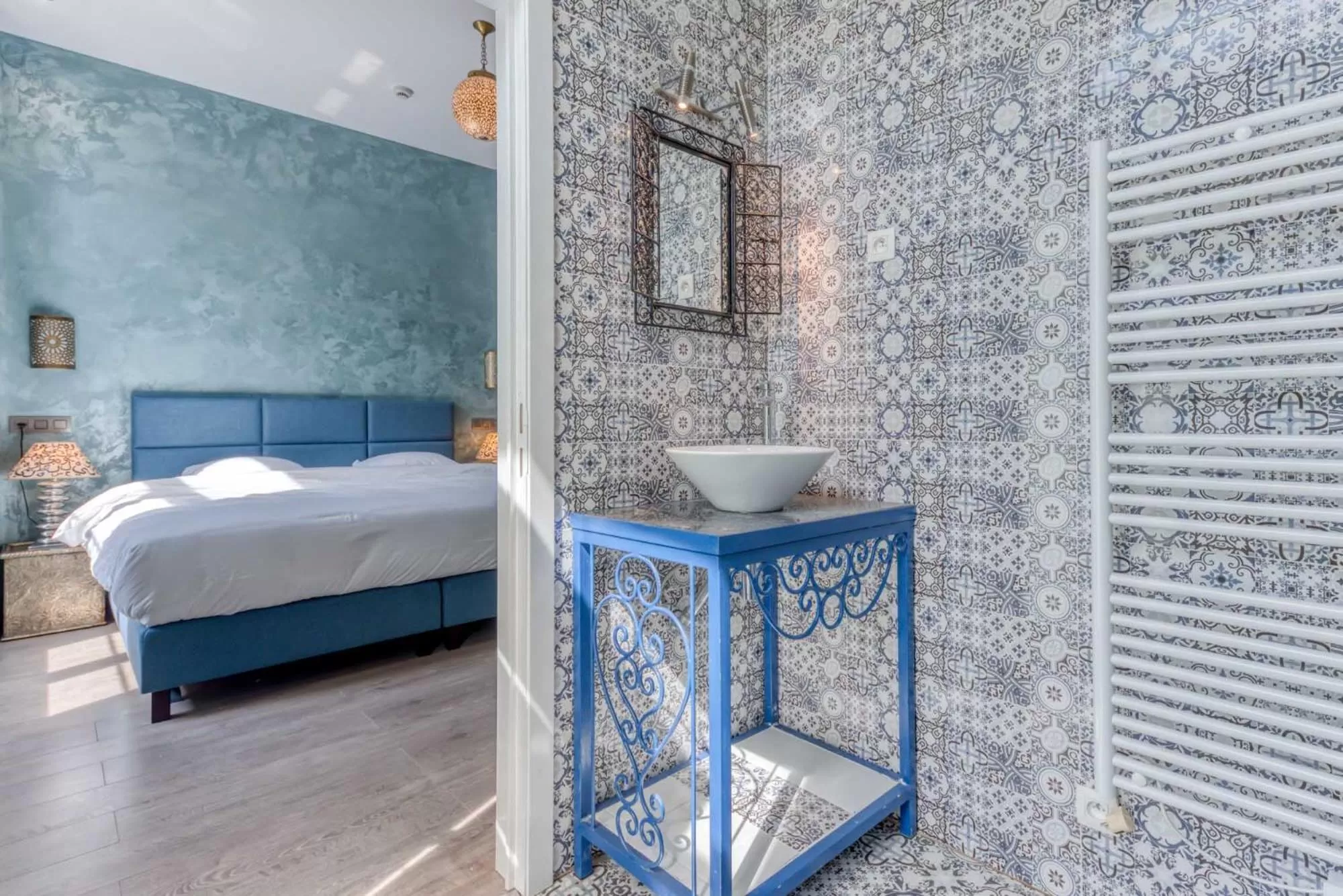 Photo of the whole room, Bed in Ryad Mogador Liège