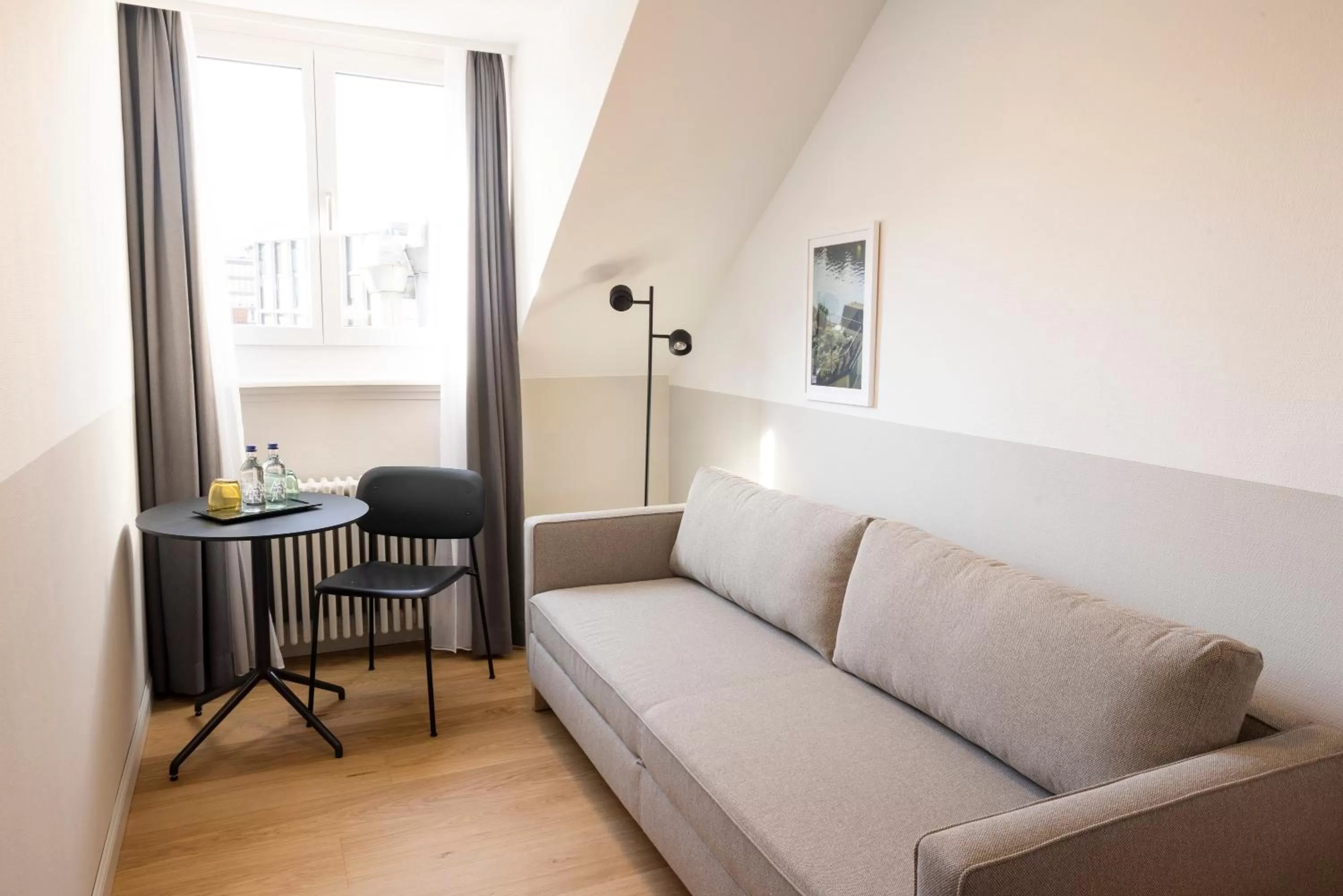 Photo of the whole room in Fred Hotel Zürich Hauptbahnhof