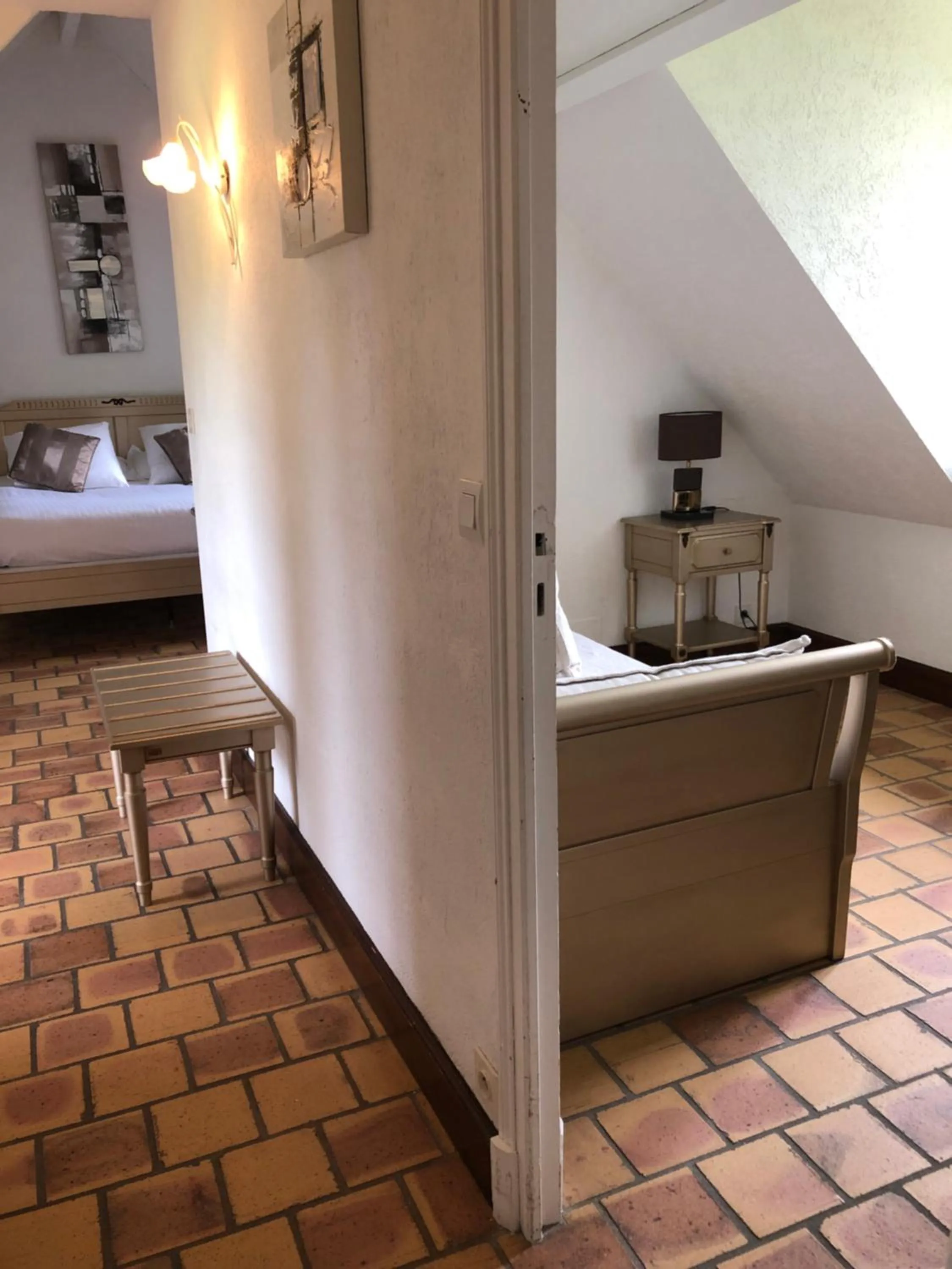 Bed in L'Orée des Chênes, The Originals Relais