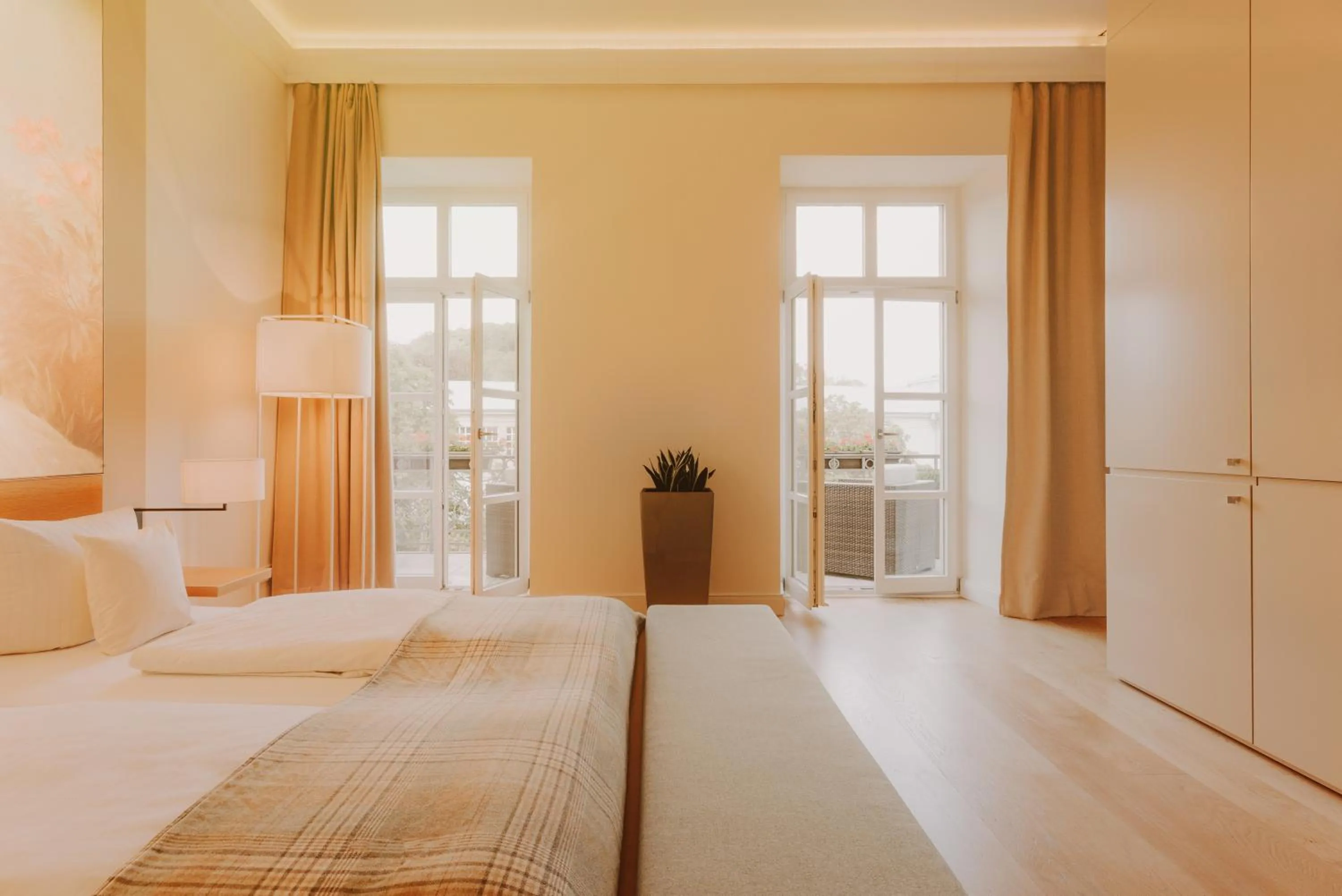 Photo of the whole room, Bed in Kaiserhof Victoria