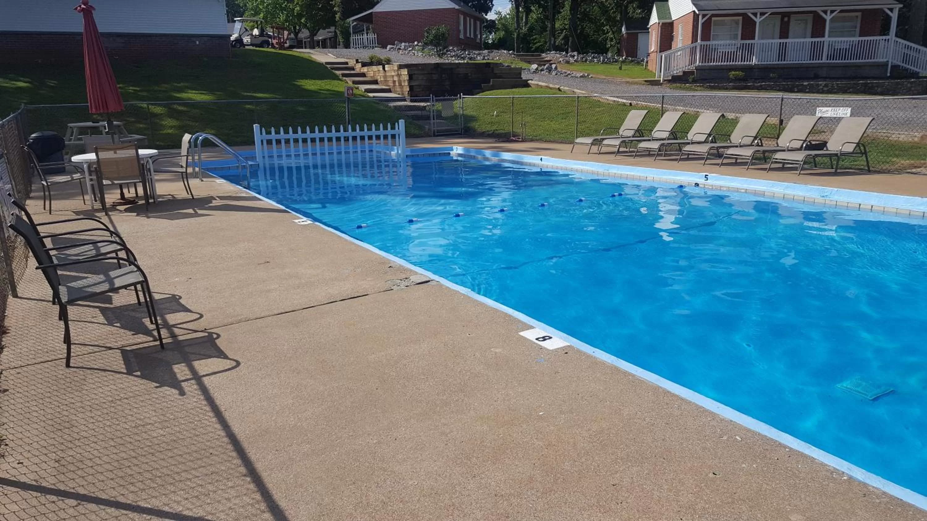 Pool view in Early American Motel