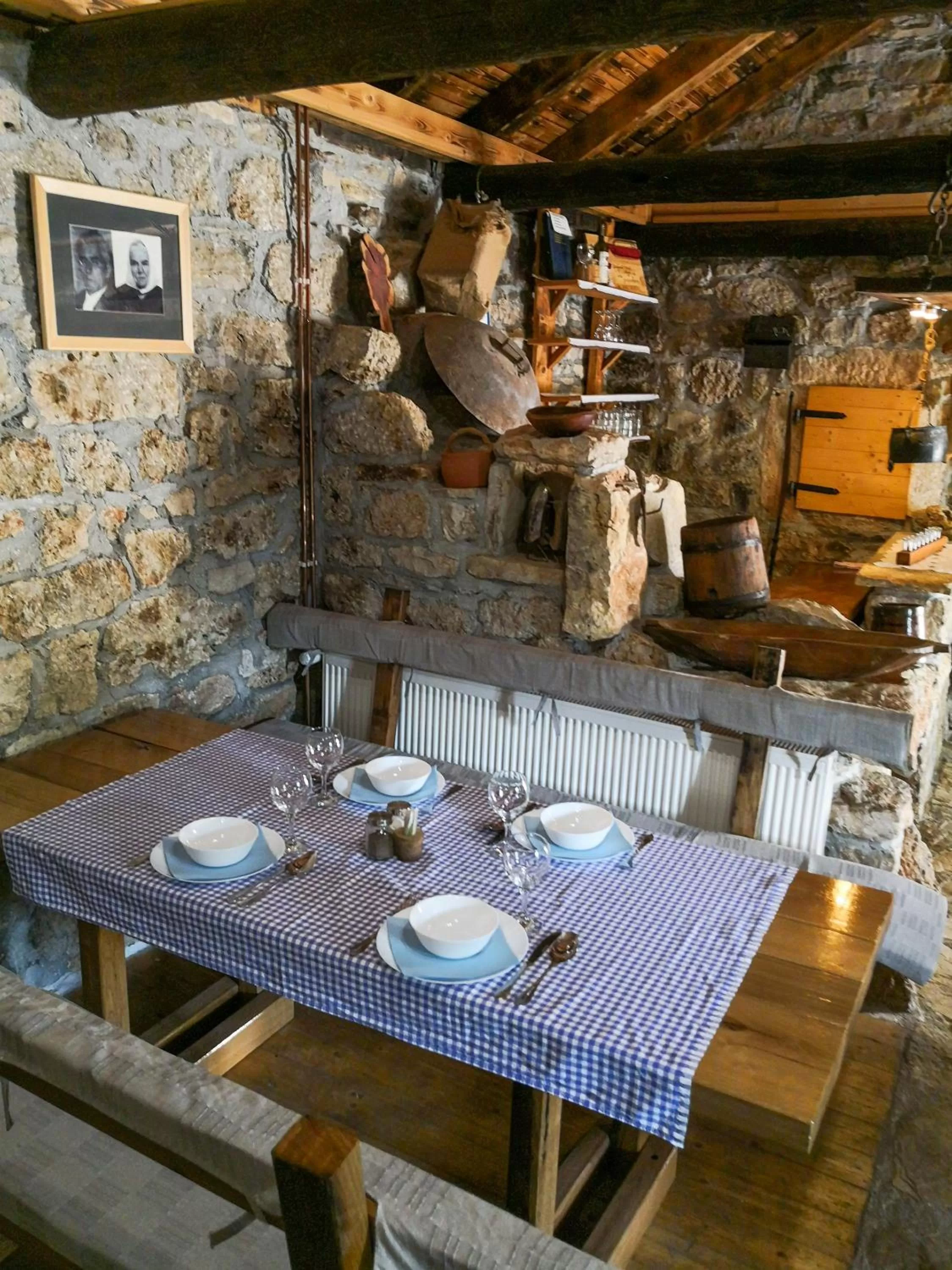 Restaurant/places to eat in Agroturizam Duvančić - Konoba dida Marka