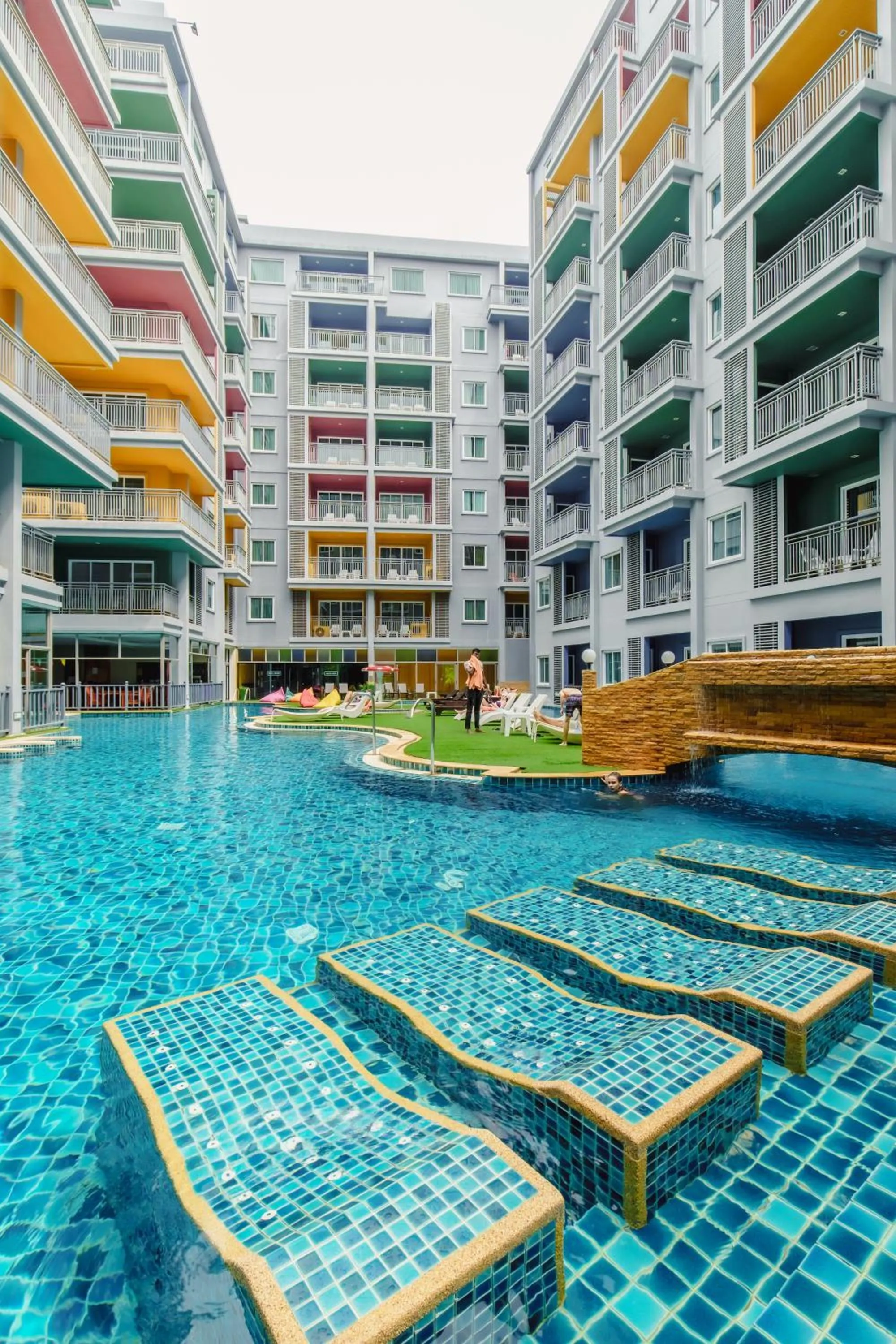 Property building in Elite Suites Patong