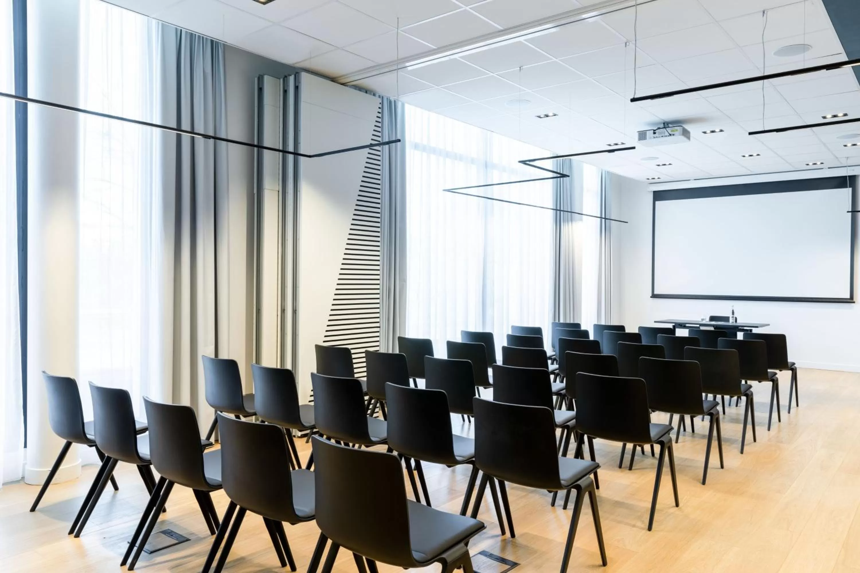 Meeting/conference room in Courtyard by Marriott Paris Creteil