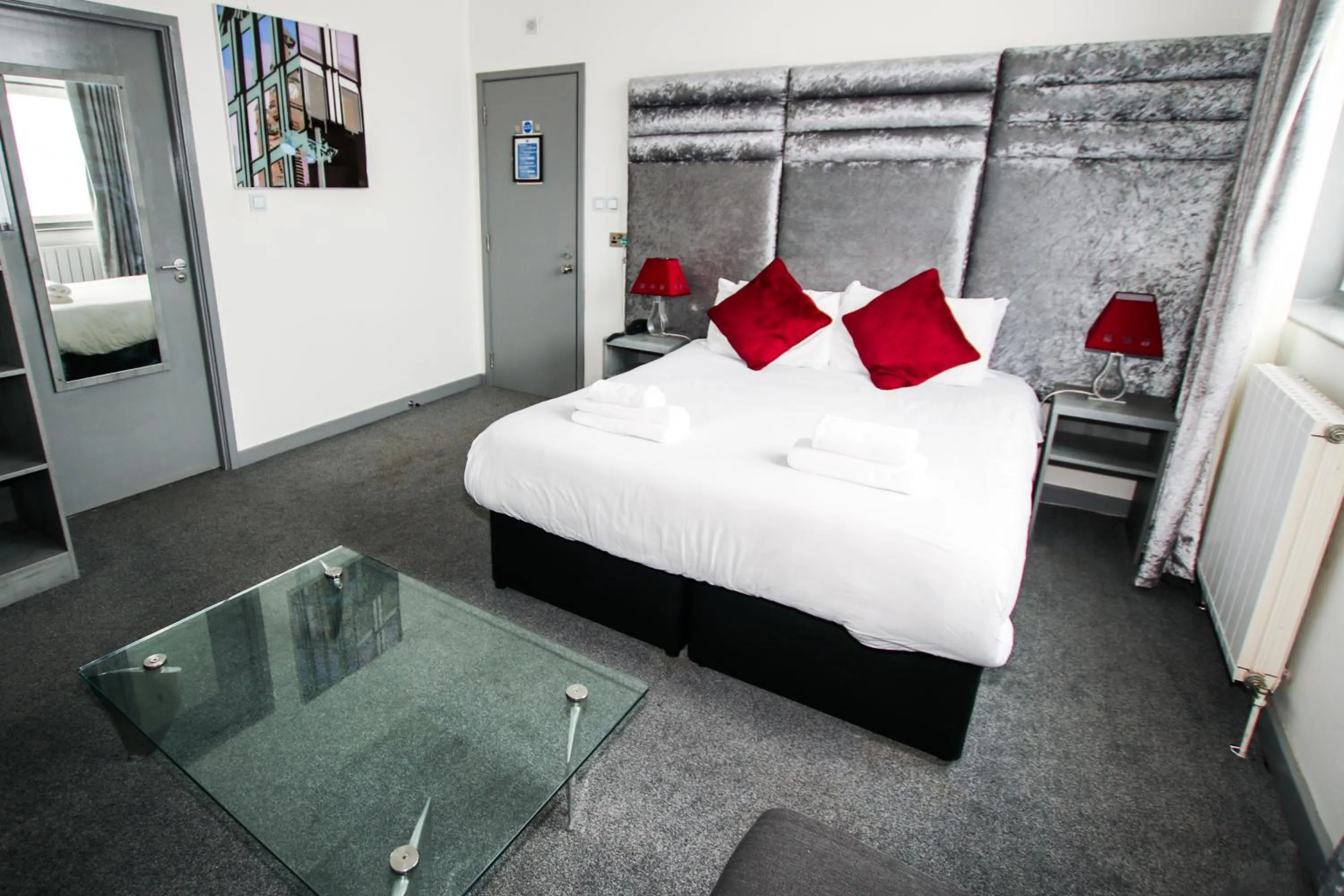 Bed in Brunswick Merchant City Hotel