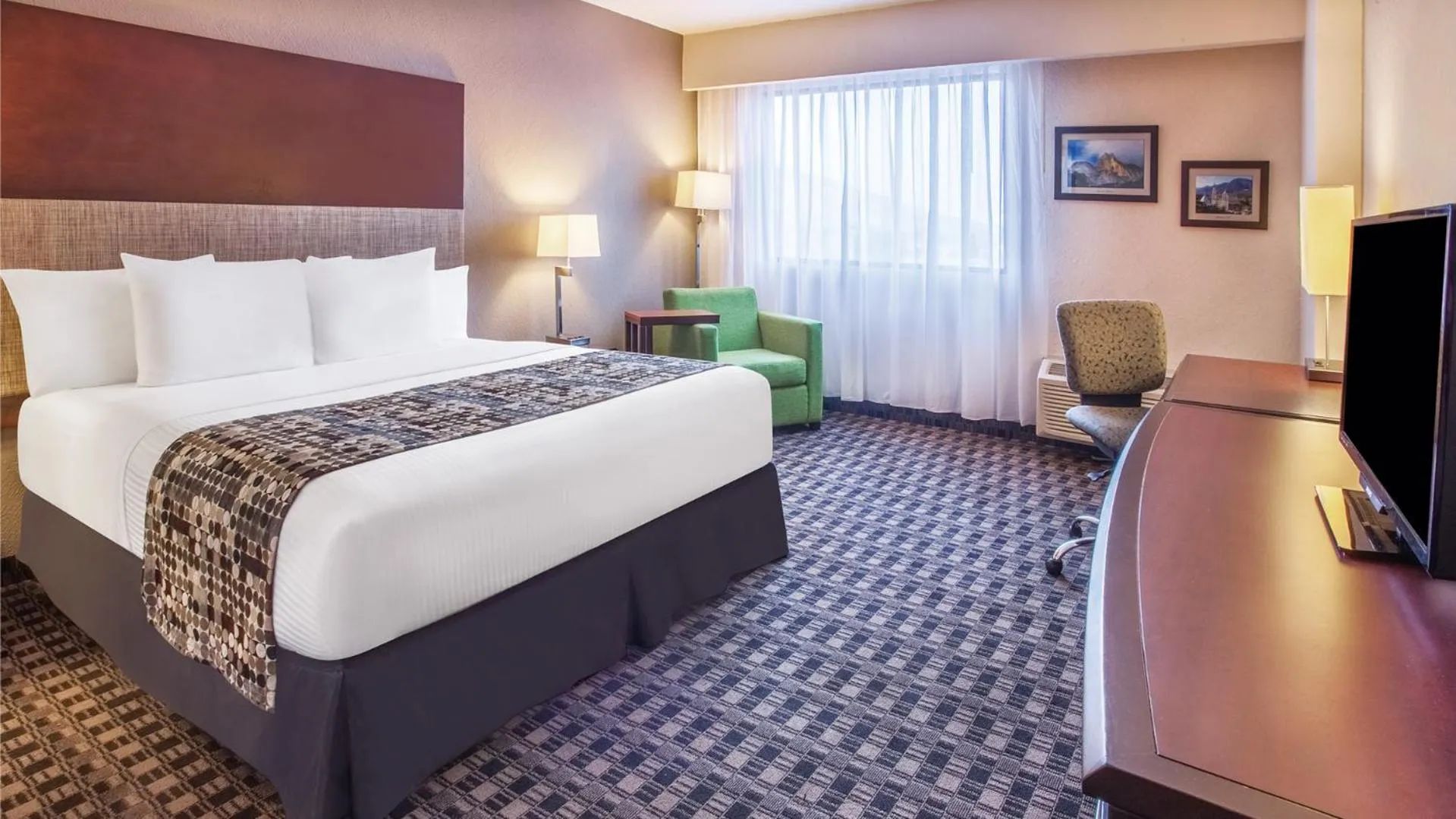 Bed in CHN Hotel Monterrey Norte, Trademark Collection by Wyndham