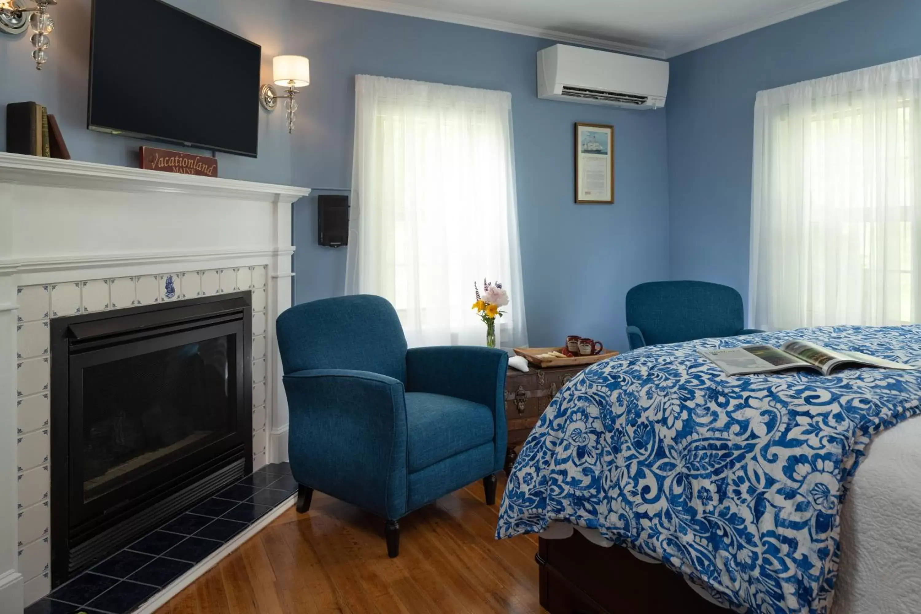 Standard Queen Room in 1802 House Bed & Breakfast Standard Queen Room in 1802 House Bed & Breakfast